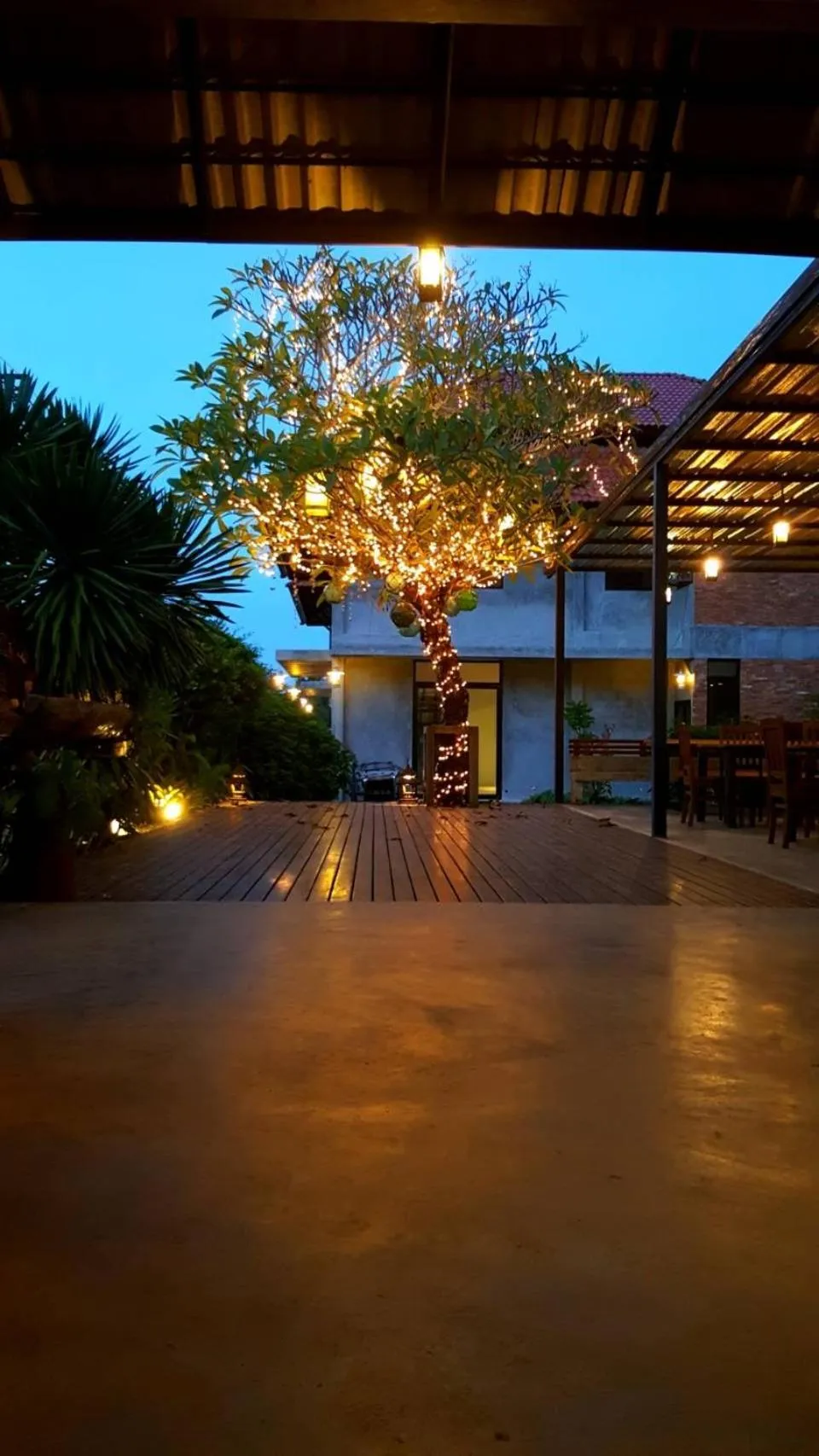 Restaurant/places to eat in Tropicana Lanta Resort