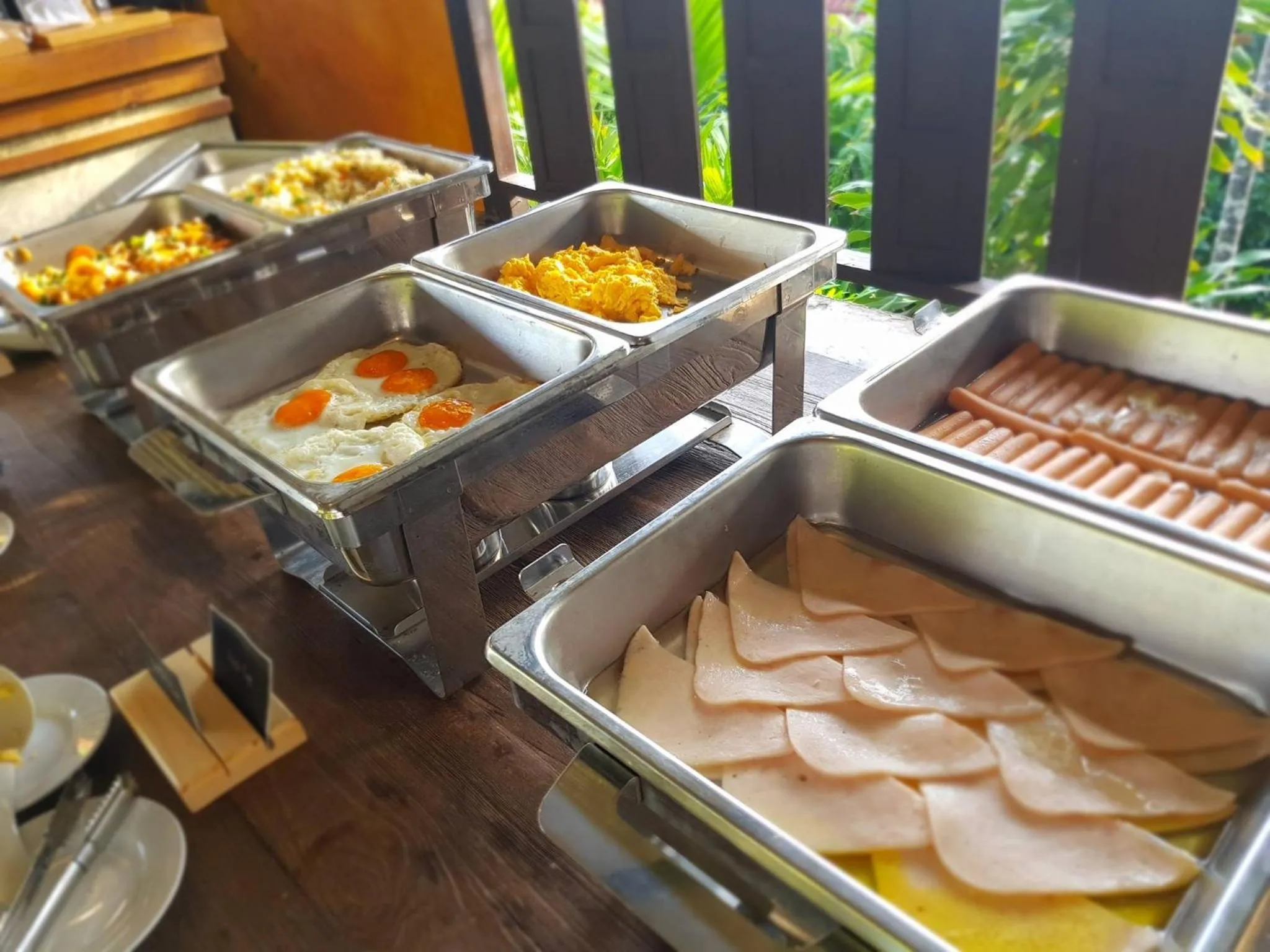 Restaurant/places to eat in Tropicana Lanta Resort