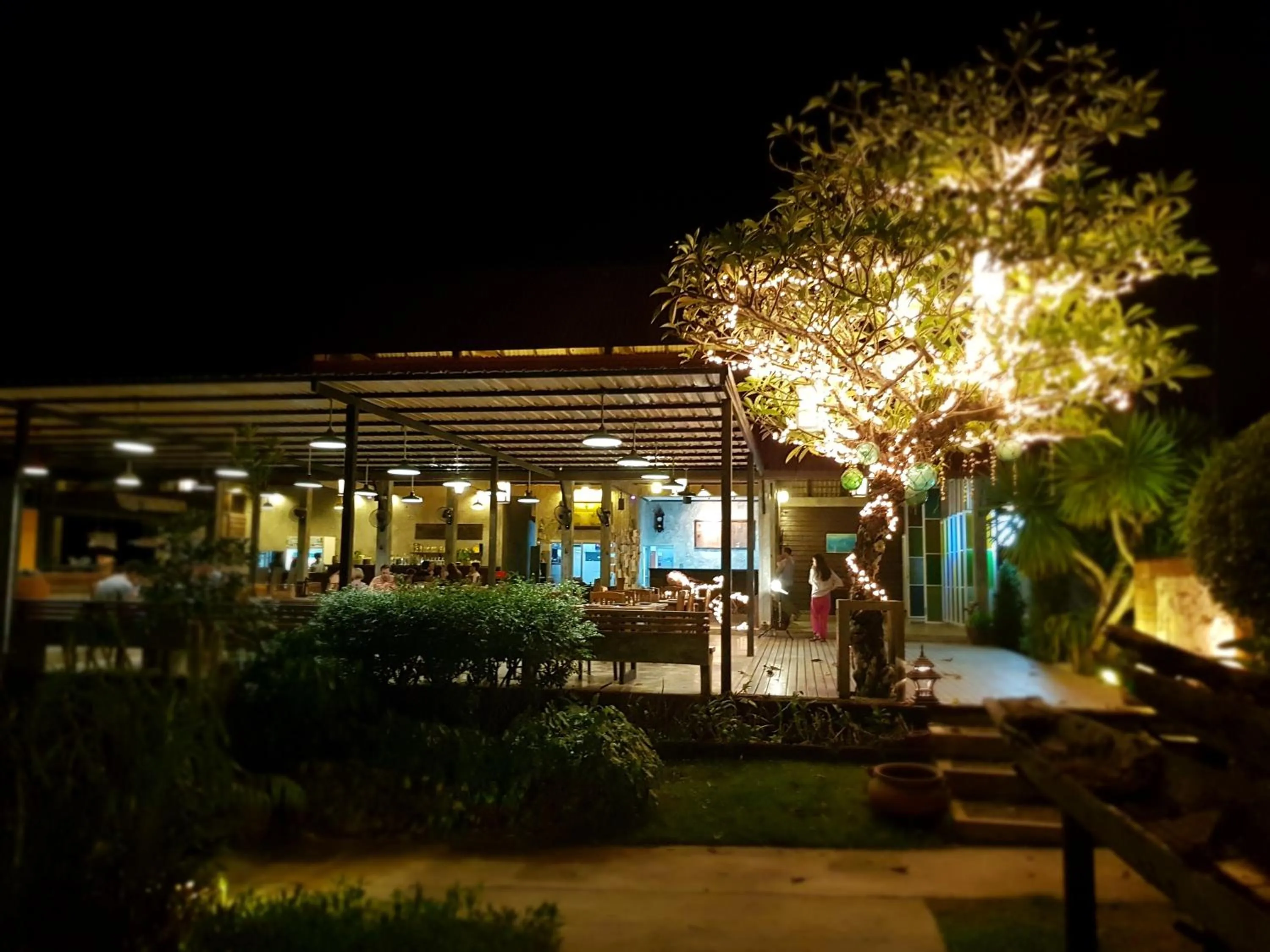 Restaurant/places to eat in Tropicana Lanta Resort