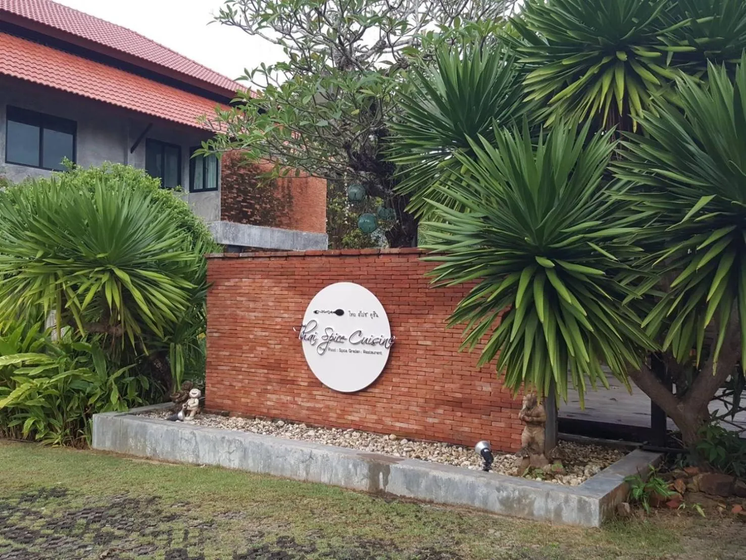 Restaurant/places to eat in Tropicana Lanta Resort