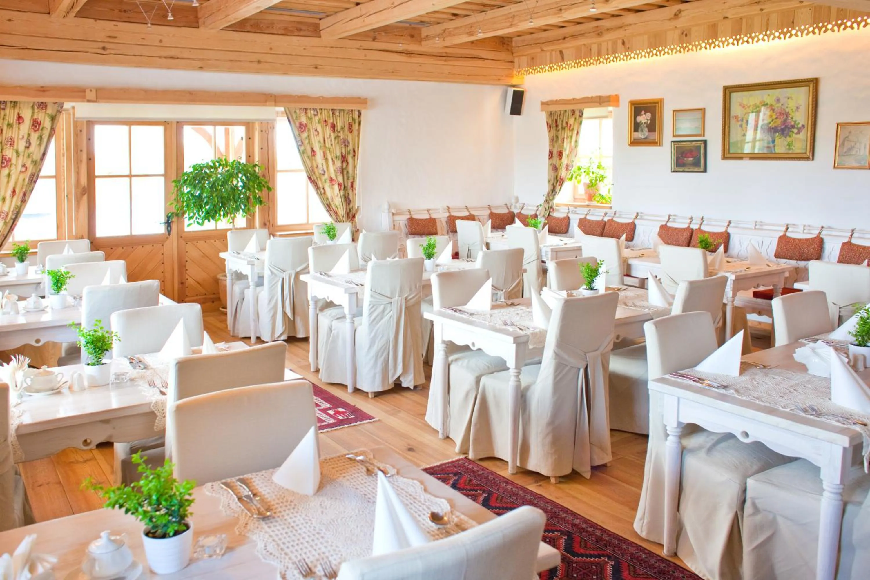 Restaurant/places to eat in Hotel Głęboczek Vine Resort& Spa