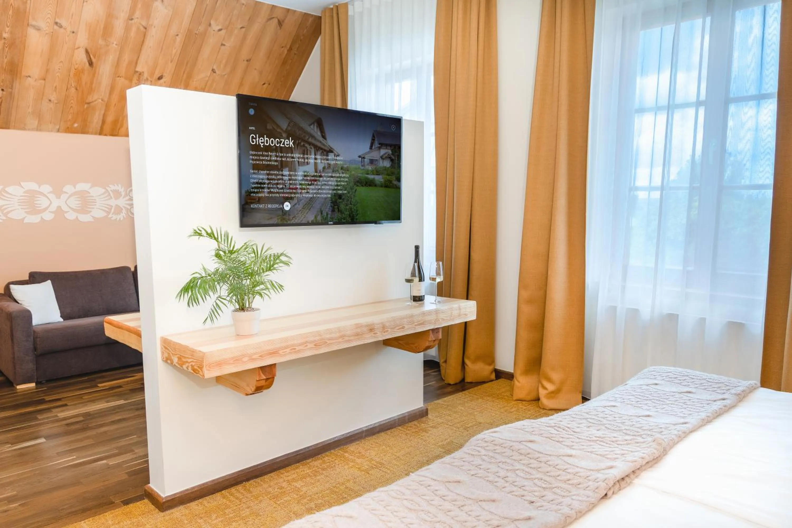 Photo of the whole room, Bed in Hotel Głęboczek Vine Resort& Spa