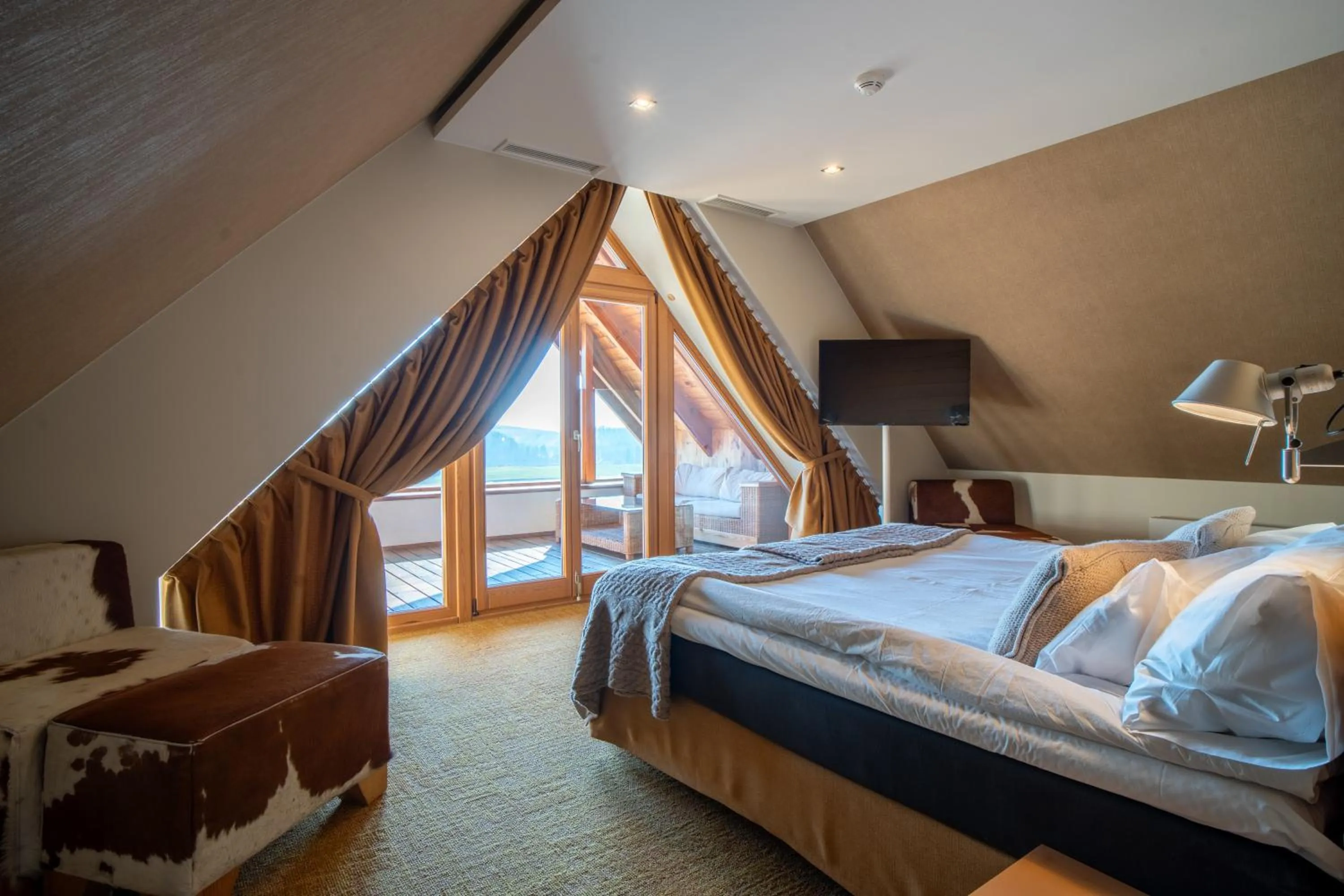 Photo of the whole room, Bed in Hotel Głęboczek Vine Resort& Spa