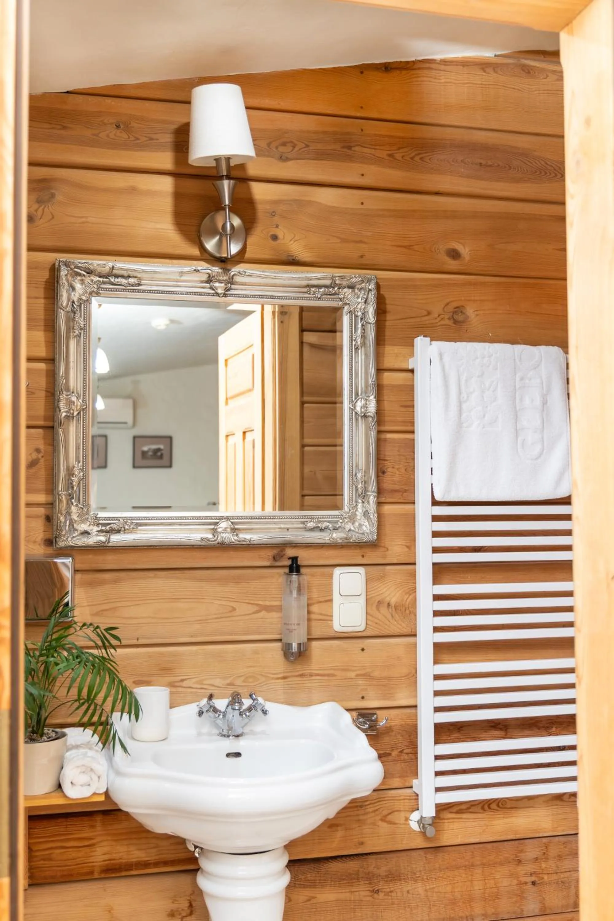 Bathroom in Hotel Głęboczek Vine Resort& Spa