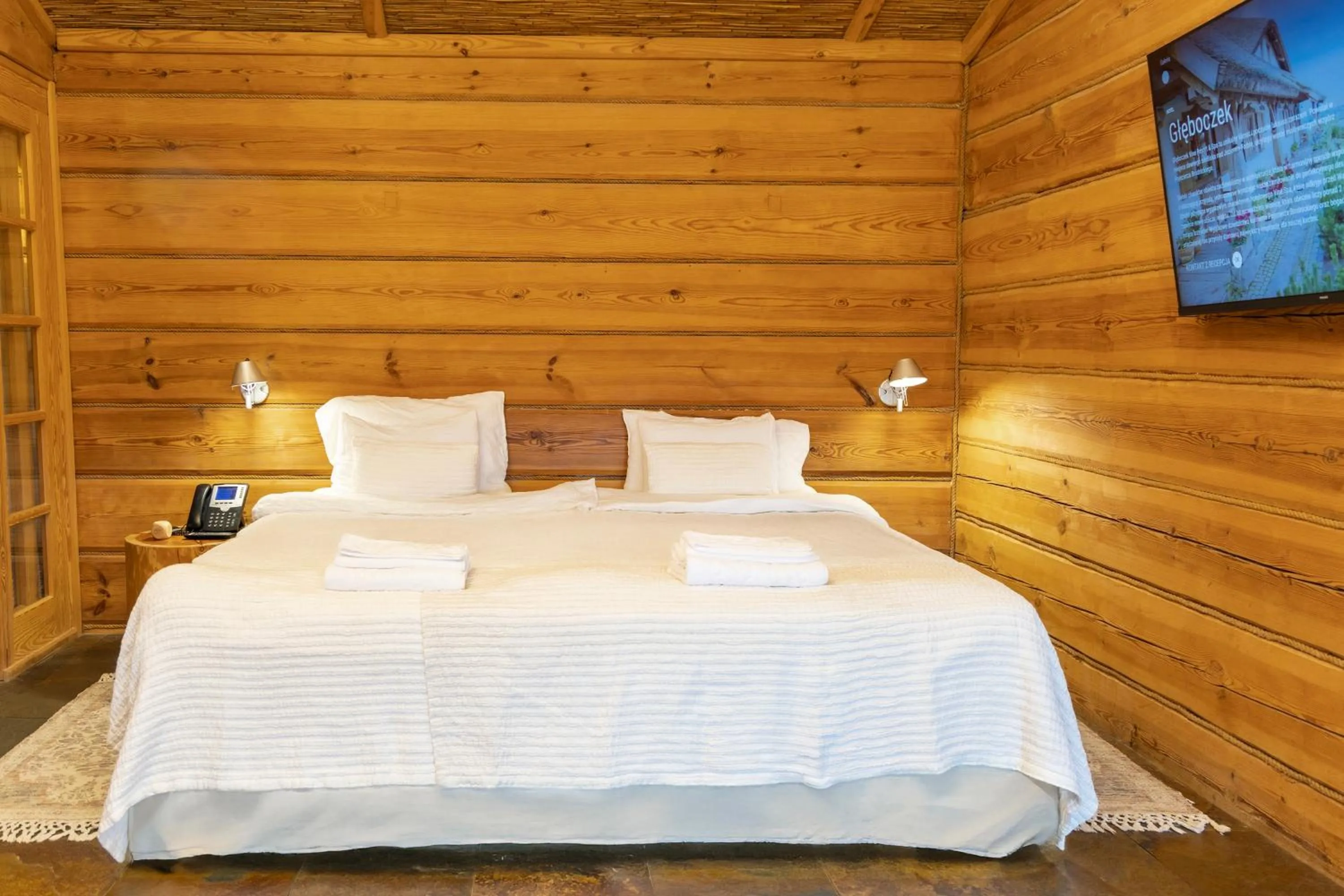 Bed in Hotel Głęboczek Vine Resort& Spa