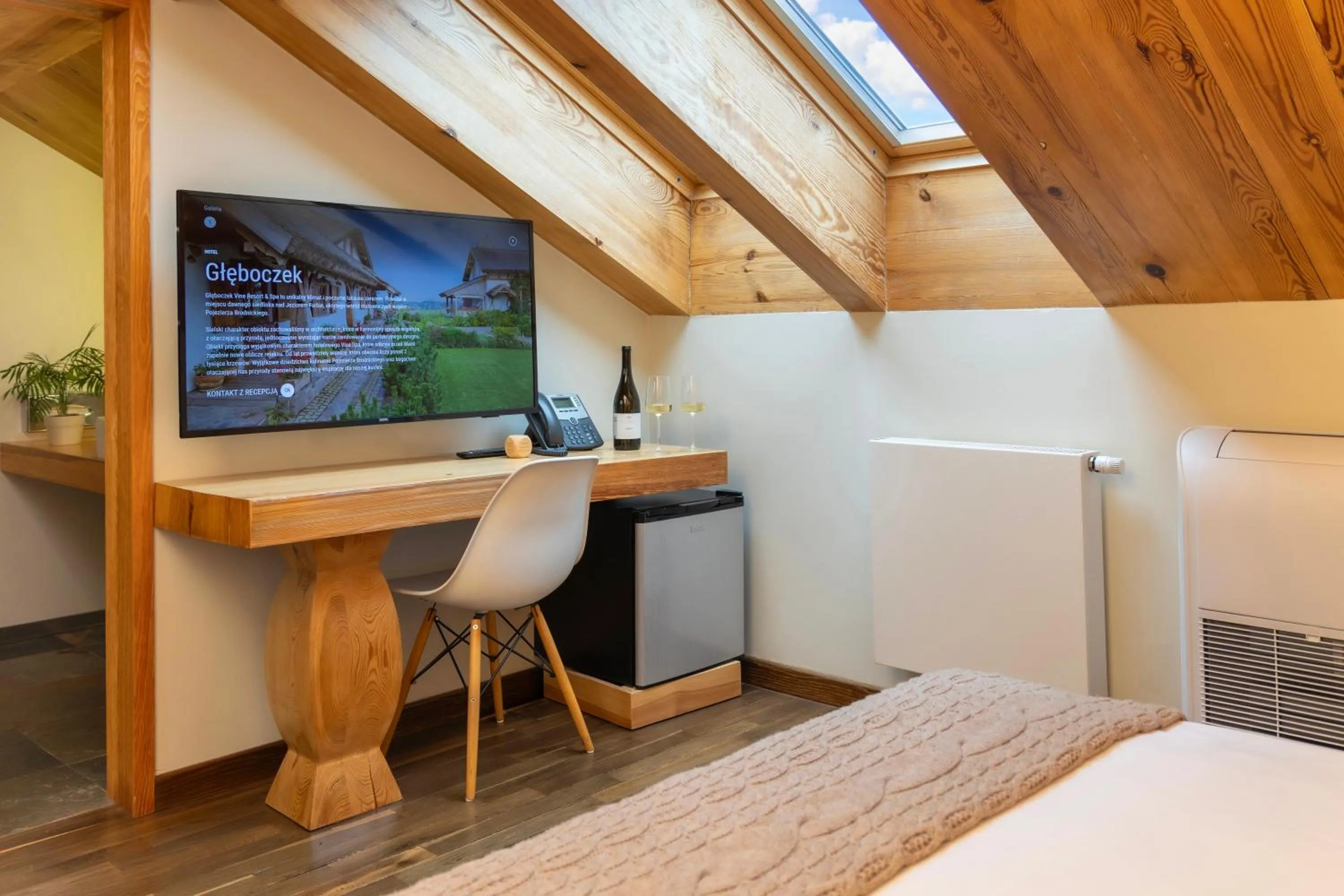 Photo of the whole room, Bed in Hotel Głęboczek Vine Resort& Spa