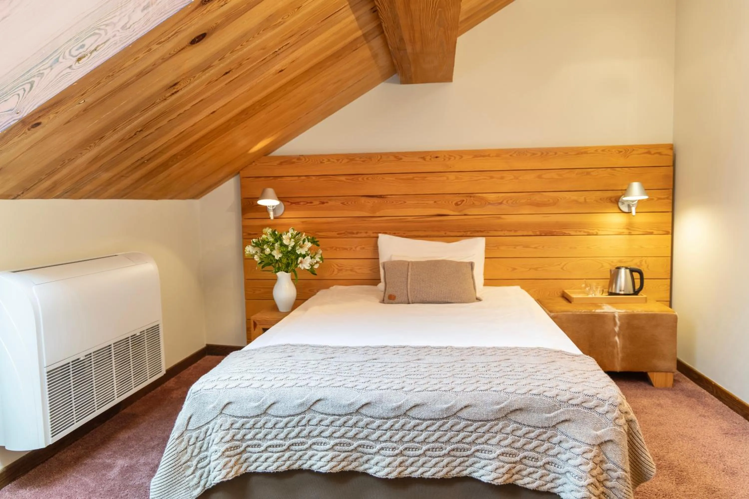 Photo of the whole room, Bed in Hotel Głęboczek Vine Resort& Spa