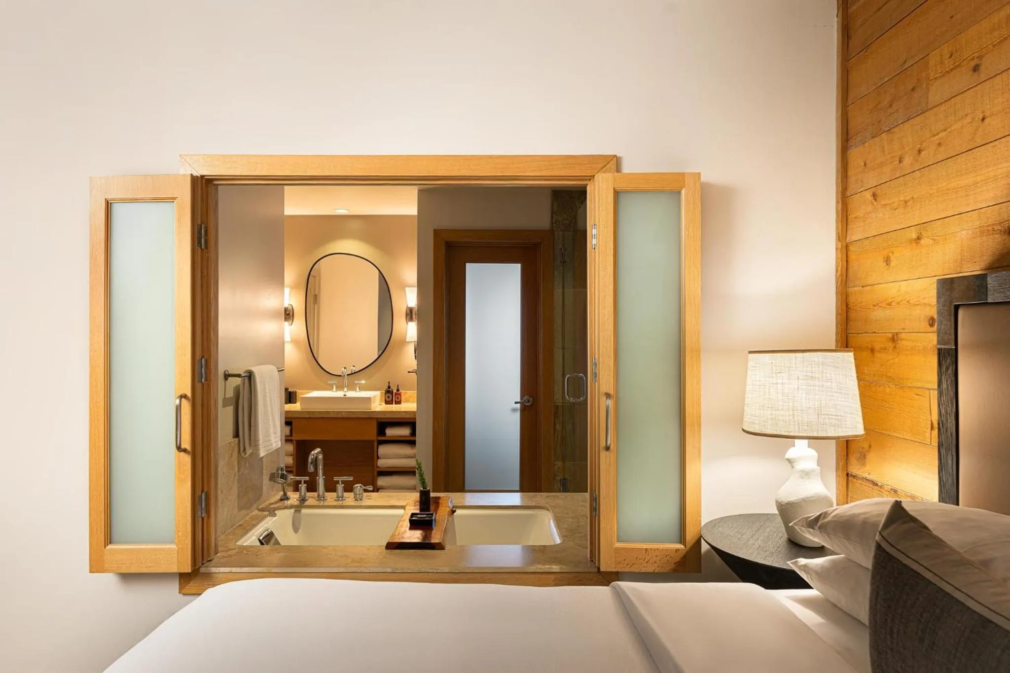 Bed in Alila Ventana Big Sur - Inclusive Resort