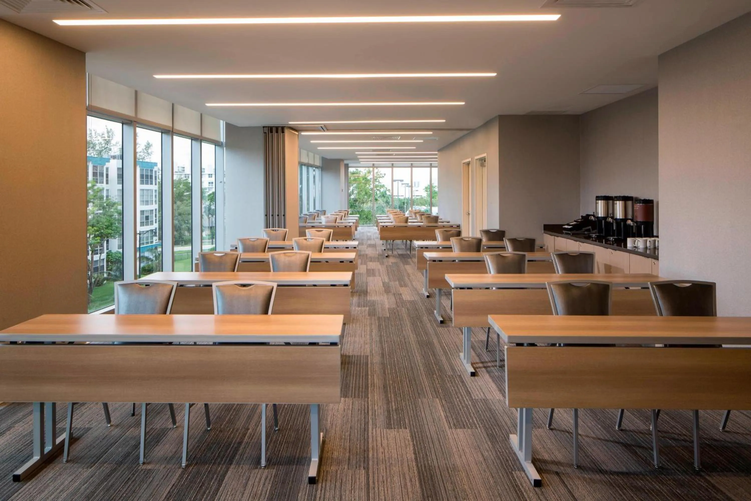 Meeting/conference room in Residence Inn Miami Sunny Isles Beach