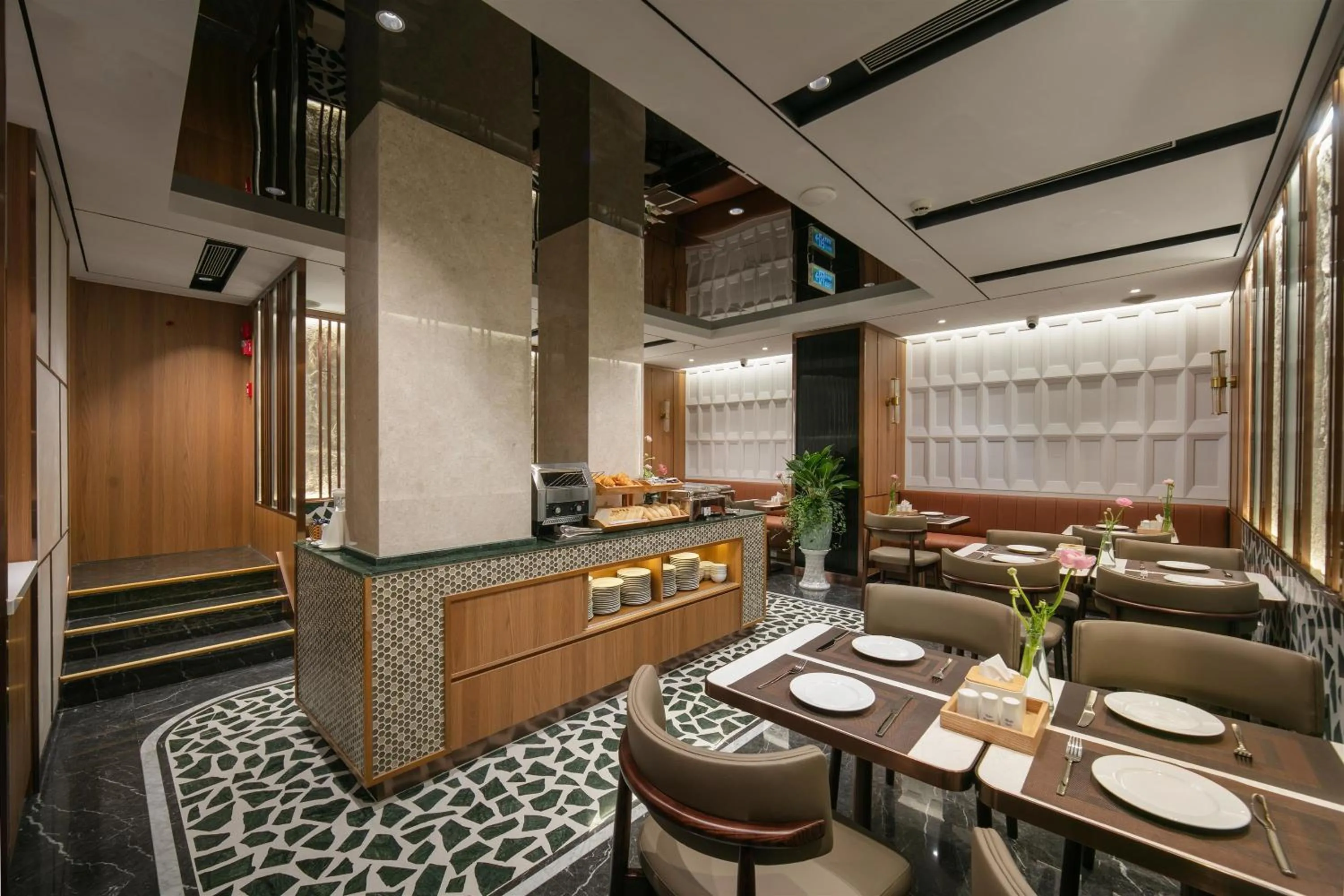 Restaurant/places to eat in Hong Ngoc Cochinchine Boutique Hotel & Spa