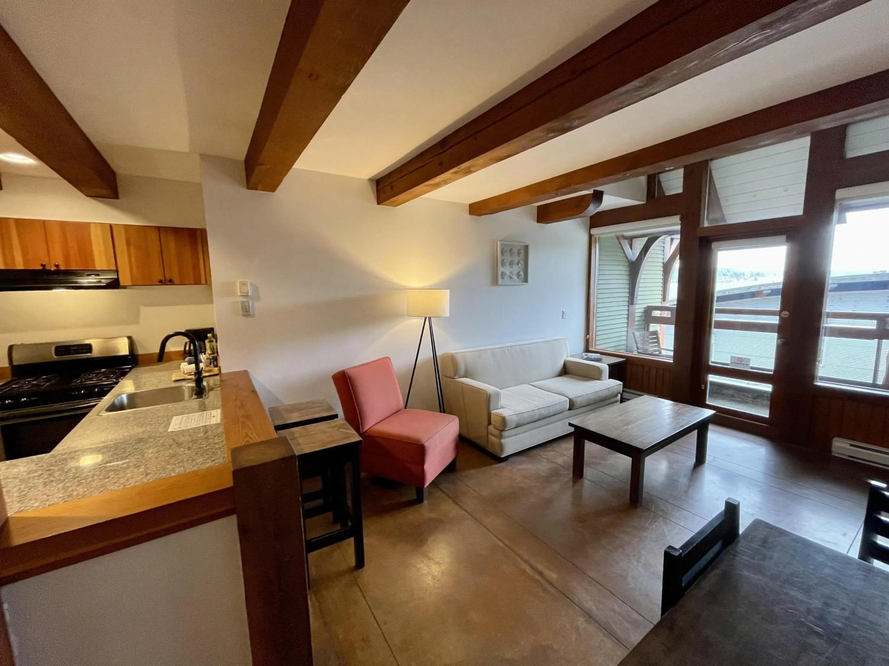 Property building in Great Condo In Excellent Location - Waterfront Building - Seaside