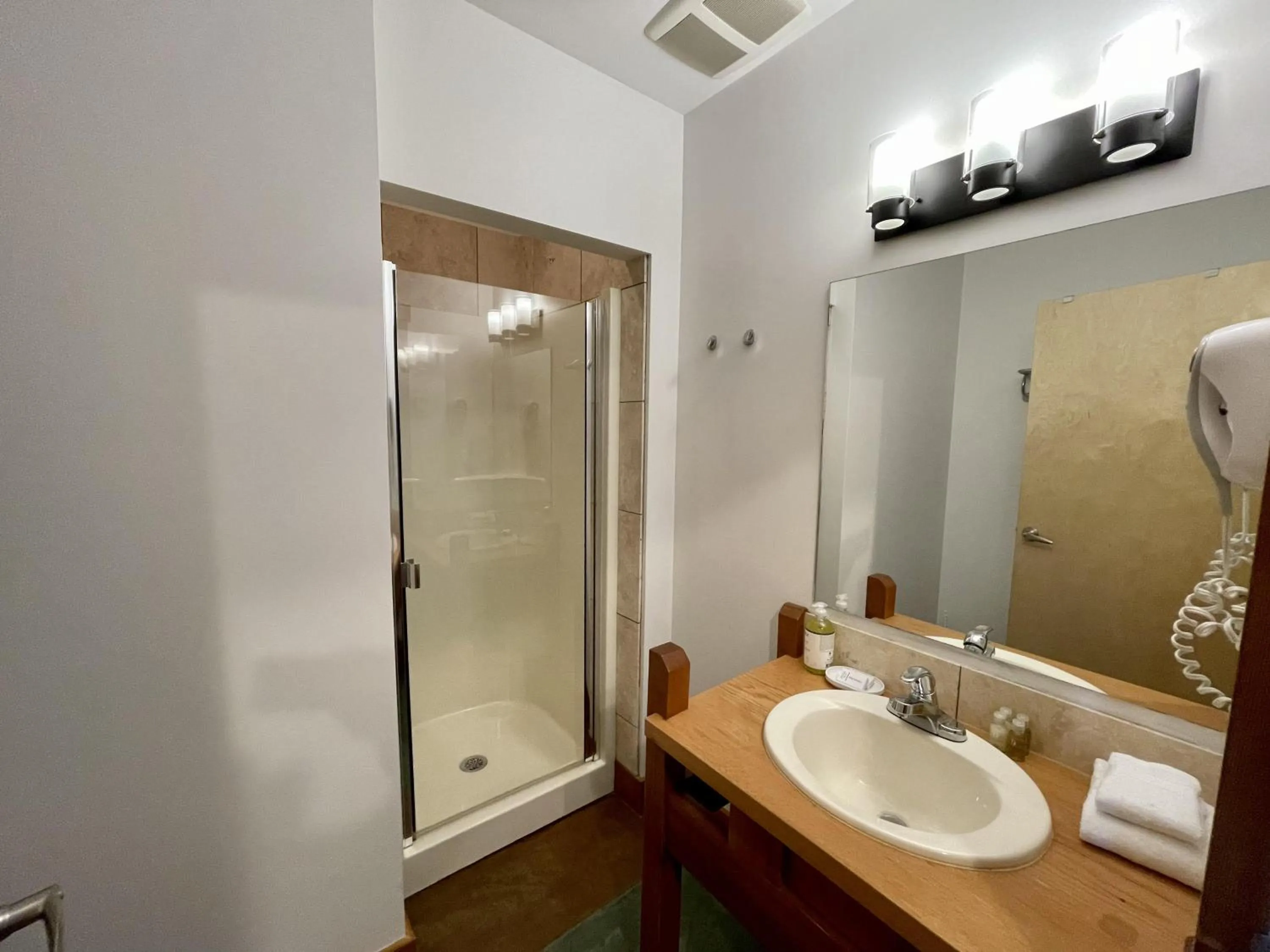 Property building in Great Condo In Excellent Location - Waterfront Building - Seaside