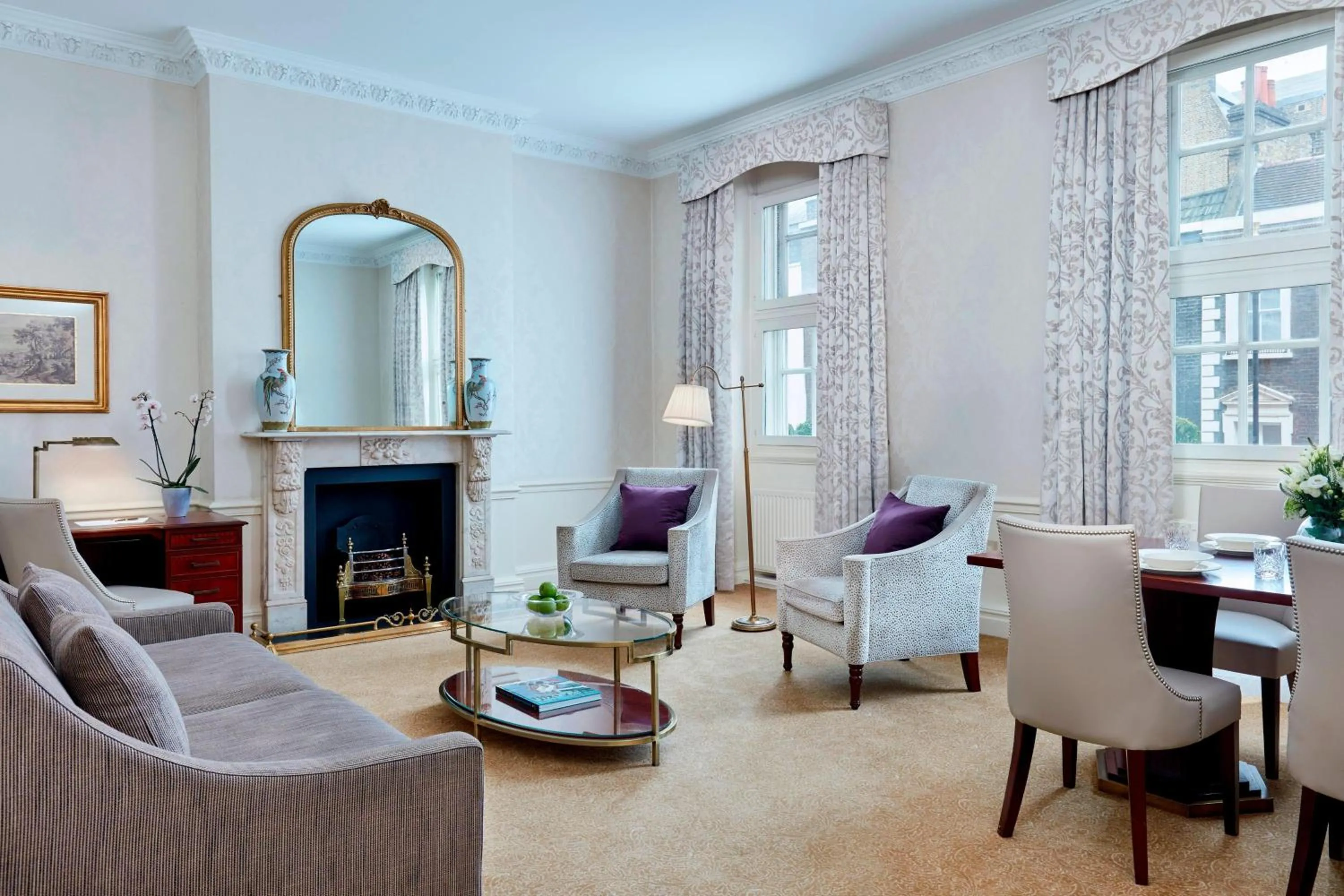 Bedroom in Grand Residences by Marriott - Mayfair-London