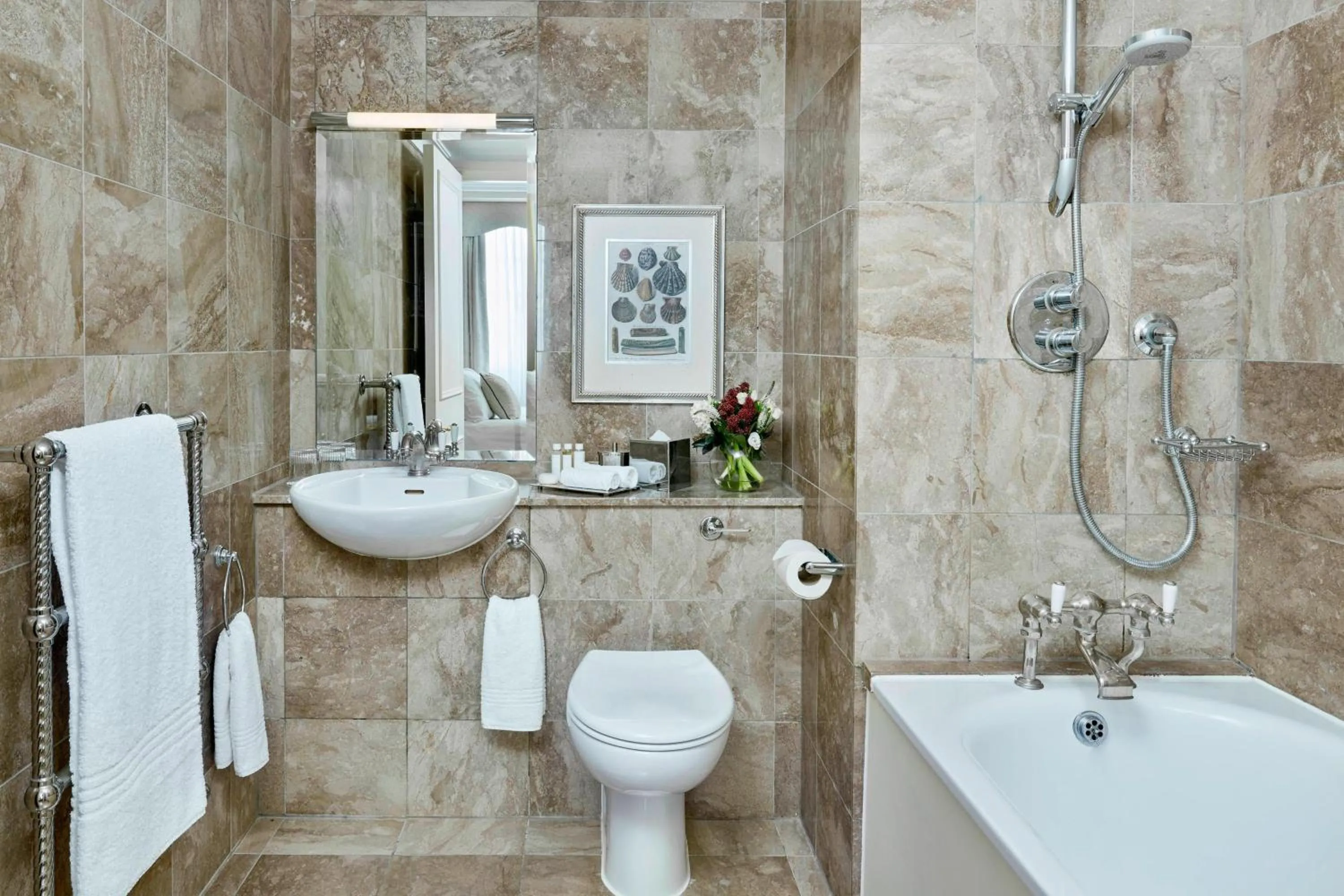Bathroom in Grand Residences by Marriott - Mayfair-London
