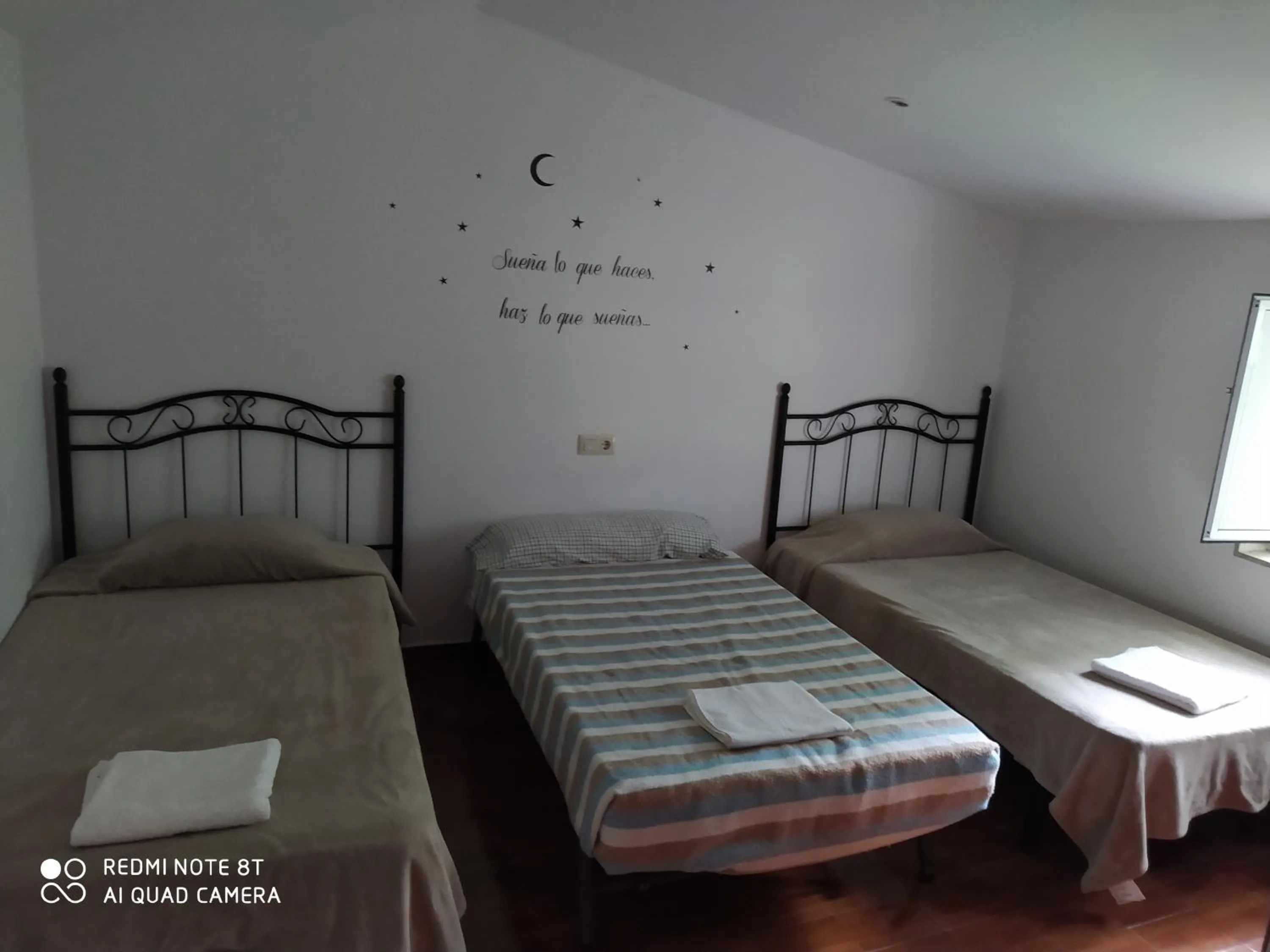 Bed in Pensión - Albergue de Logrosa