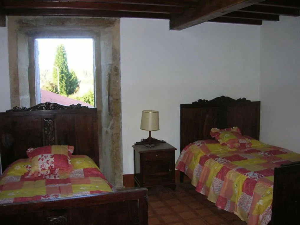 Photo of the whole room, Bed in Pensión - Albergue de Logrosa