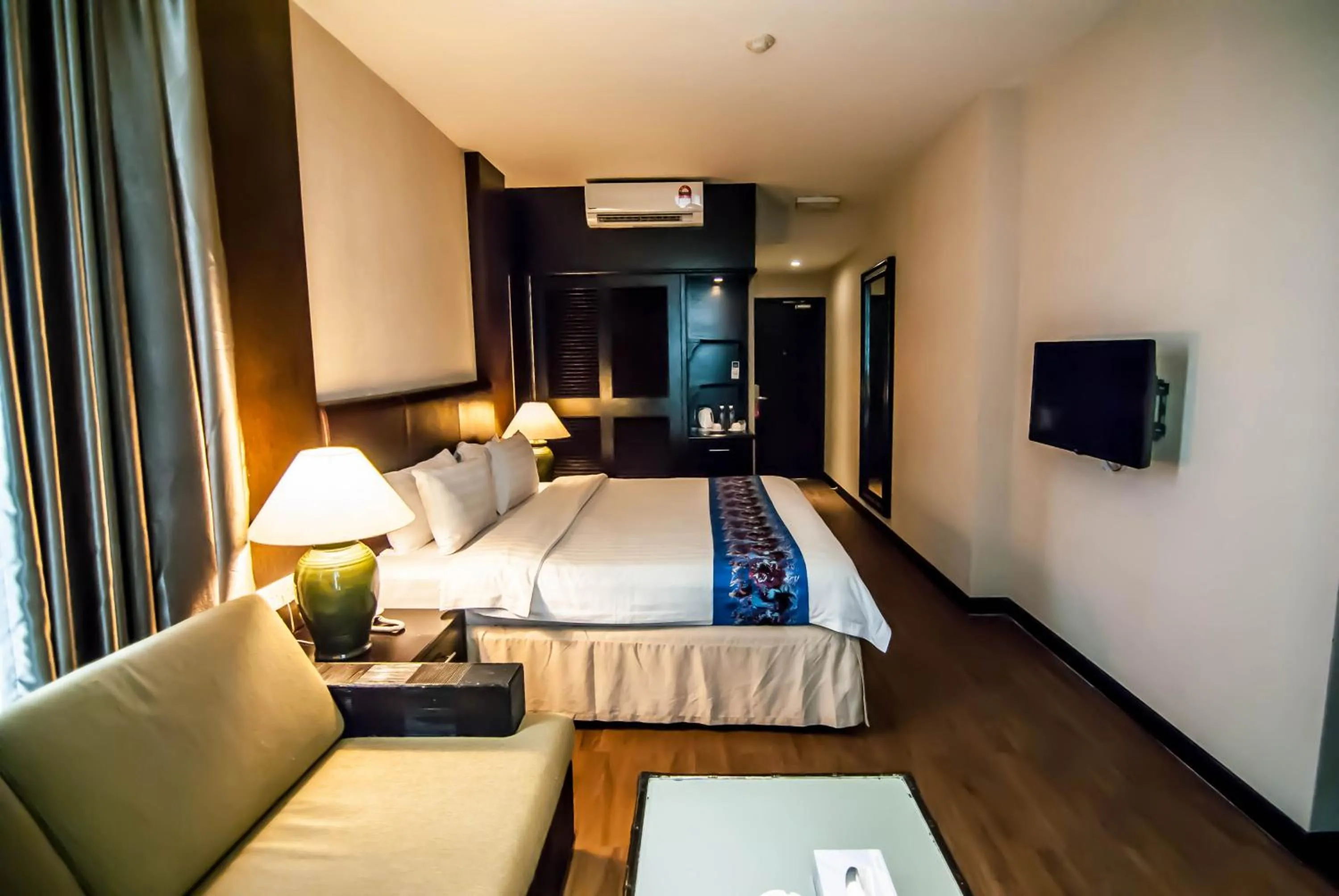 Toilet, Bed in KK Times Square Hotel