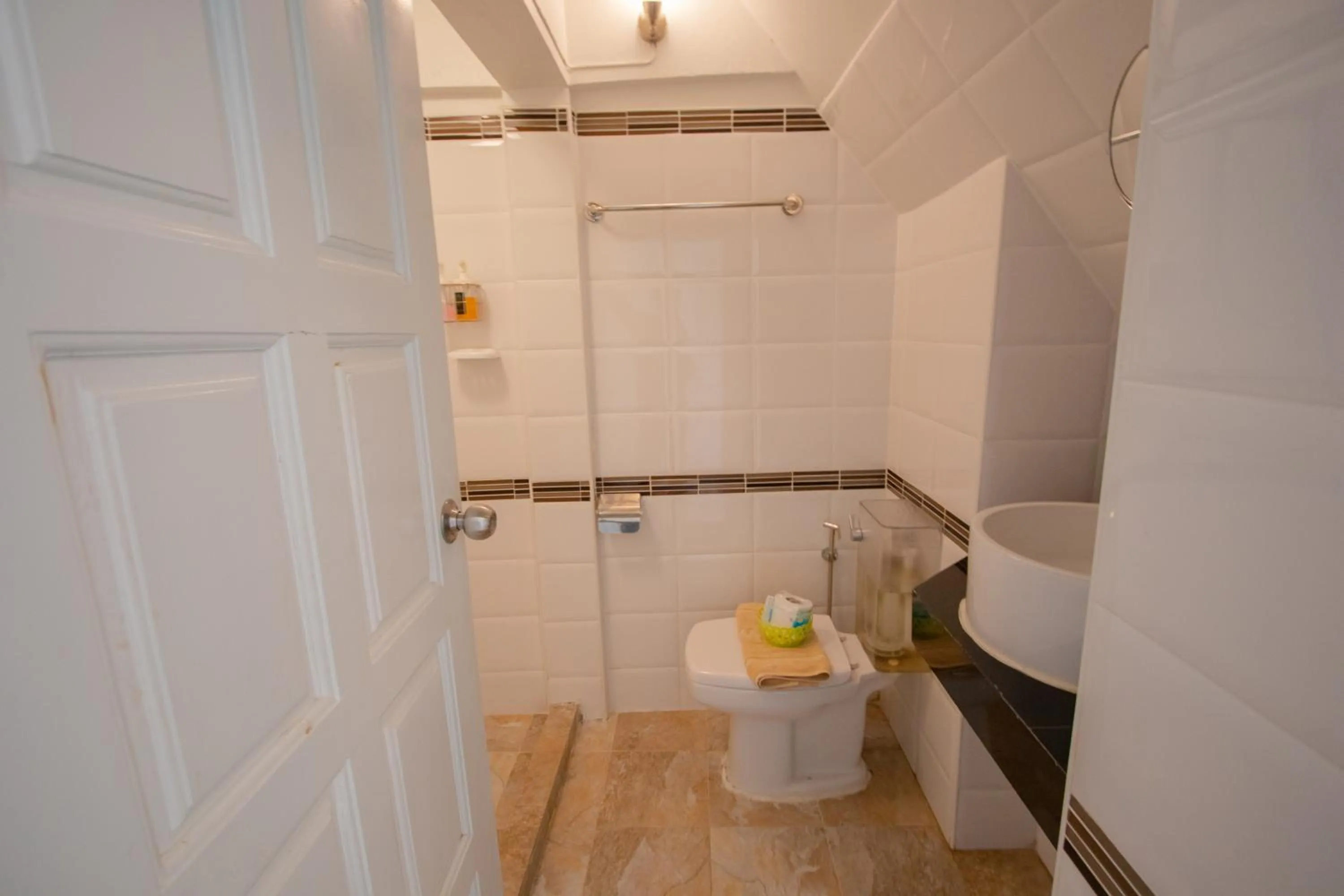 Toilet in Kallapangha Resort Khlongwan