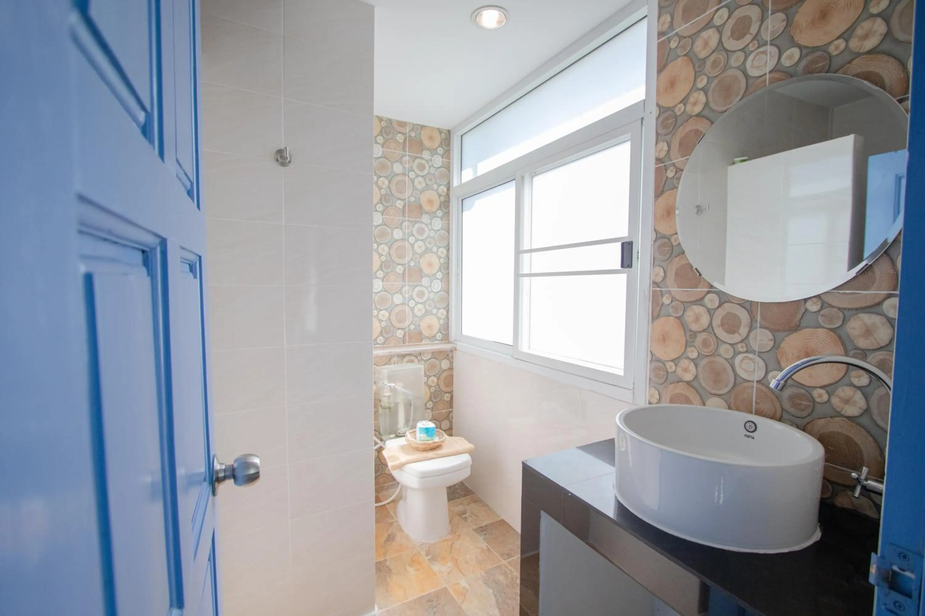 Shower in Kallapangha Resort Khlongwan