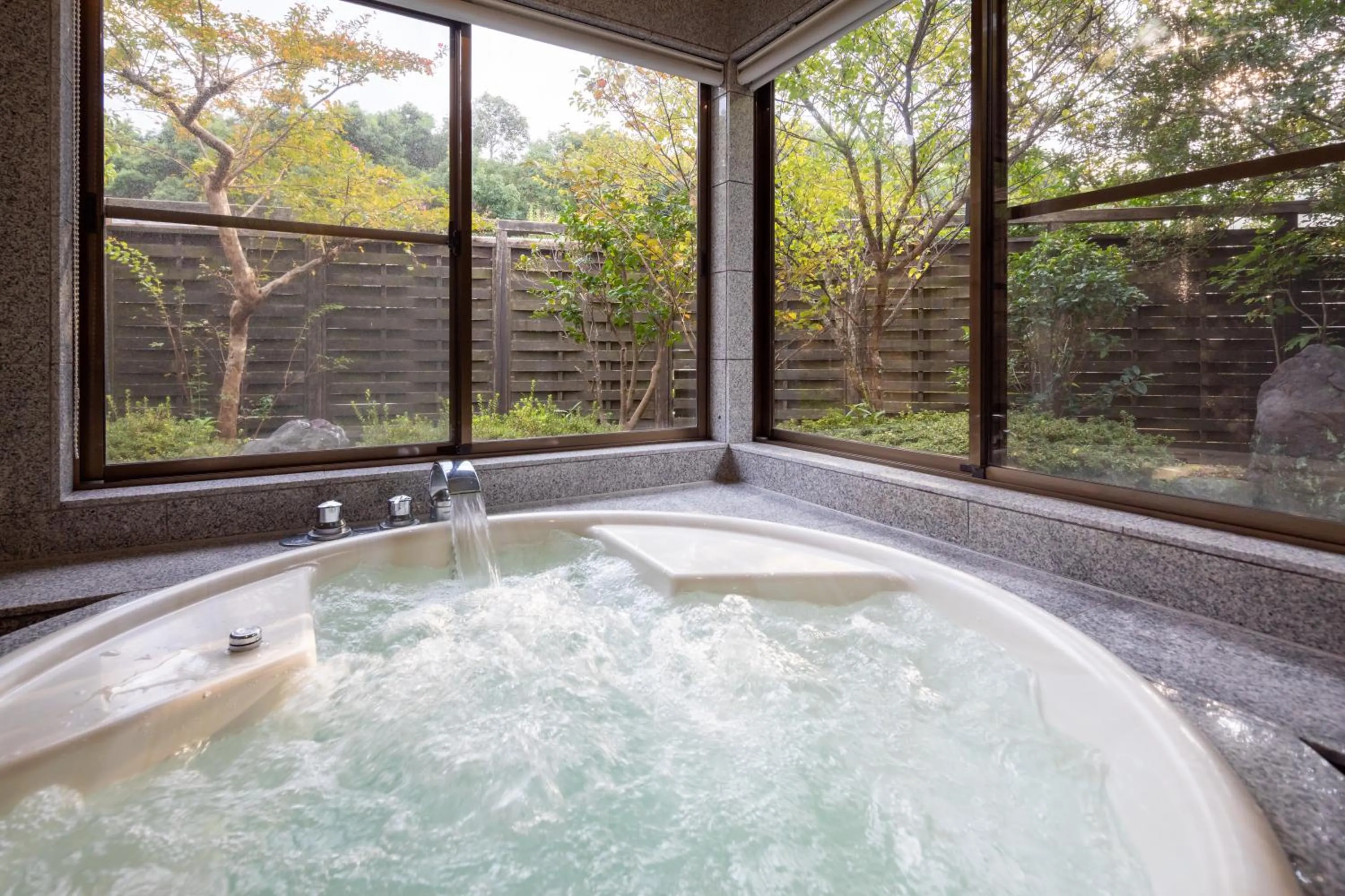 Hot Tub in Mori no Nanakusa