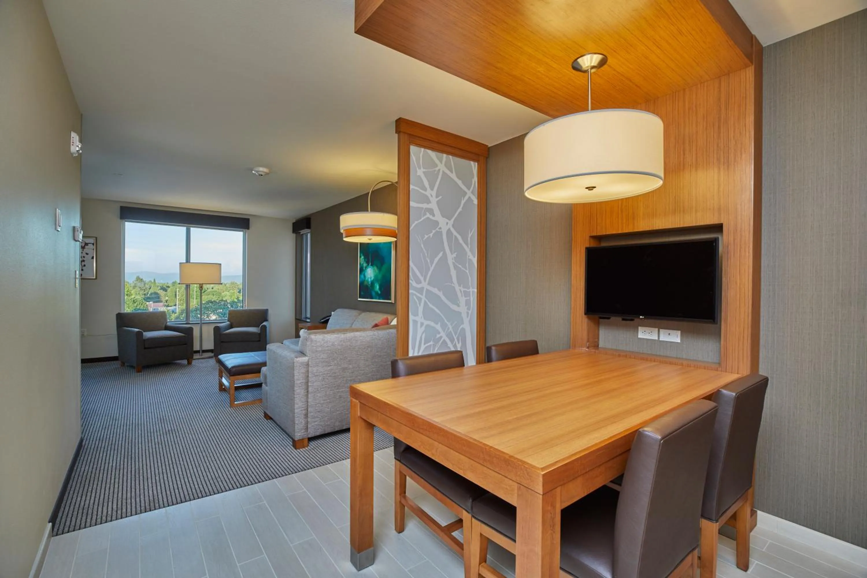 Dining area in Hyatt Place Eugene/Oakway Center