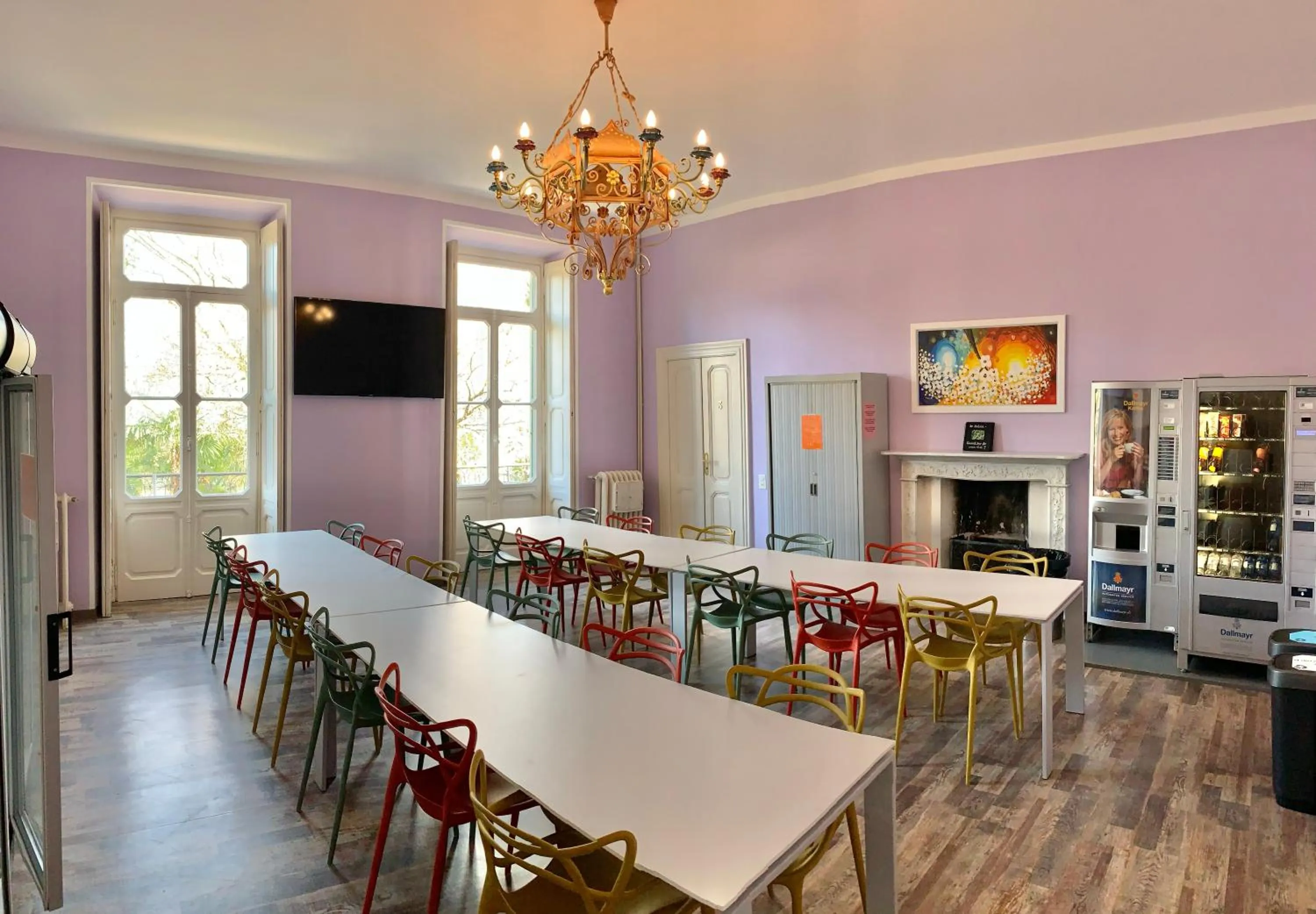 Communal lounge/ TV room in Hotel&Hostel Montarina