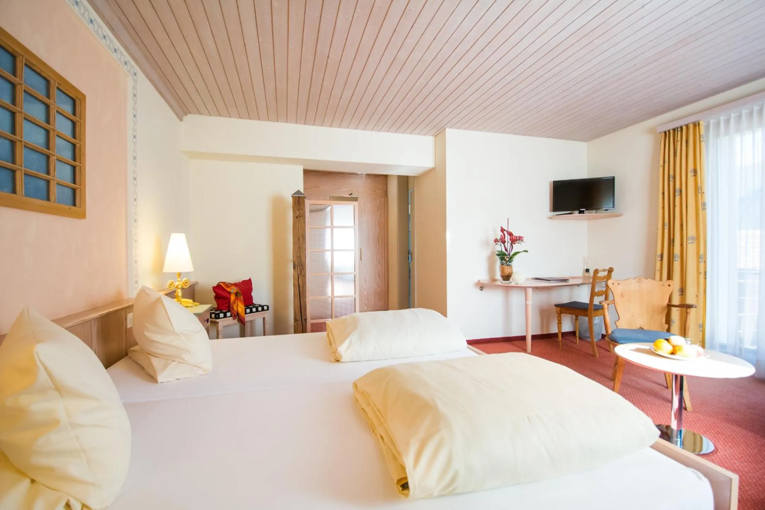 Photo of the whole room, Bed in Hotel La Cruna