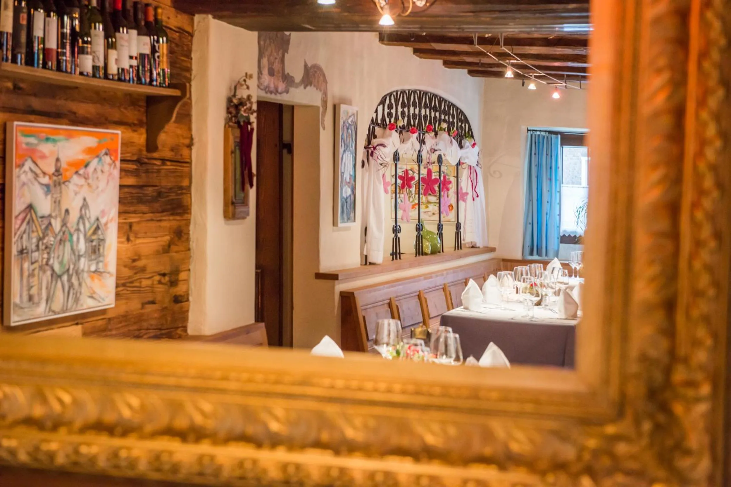 Decorative detail in Hotel La Cruna