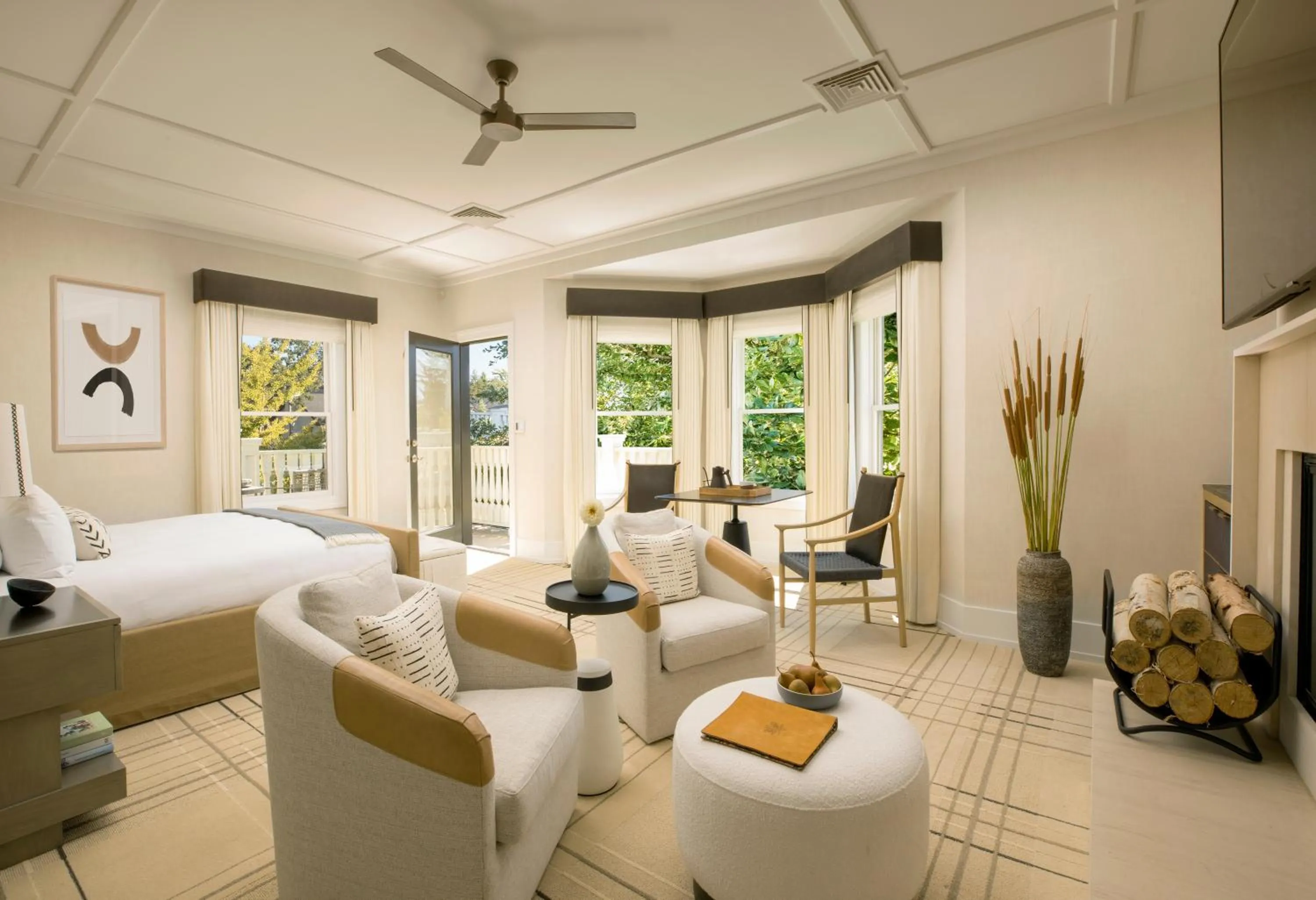 Living room in MacArthur Place Inn & Spa