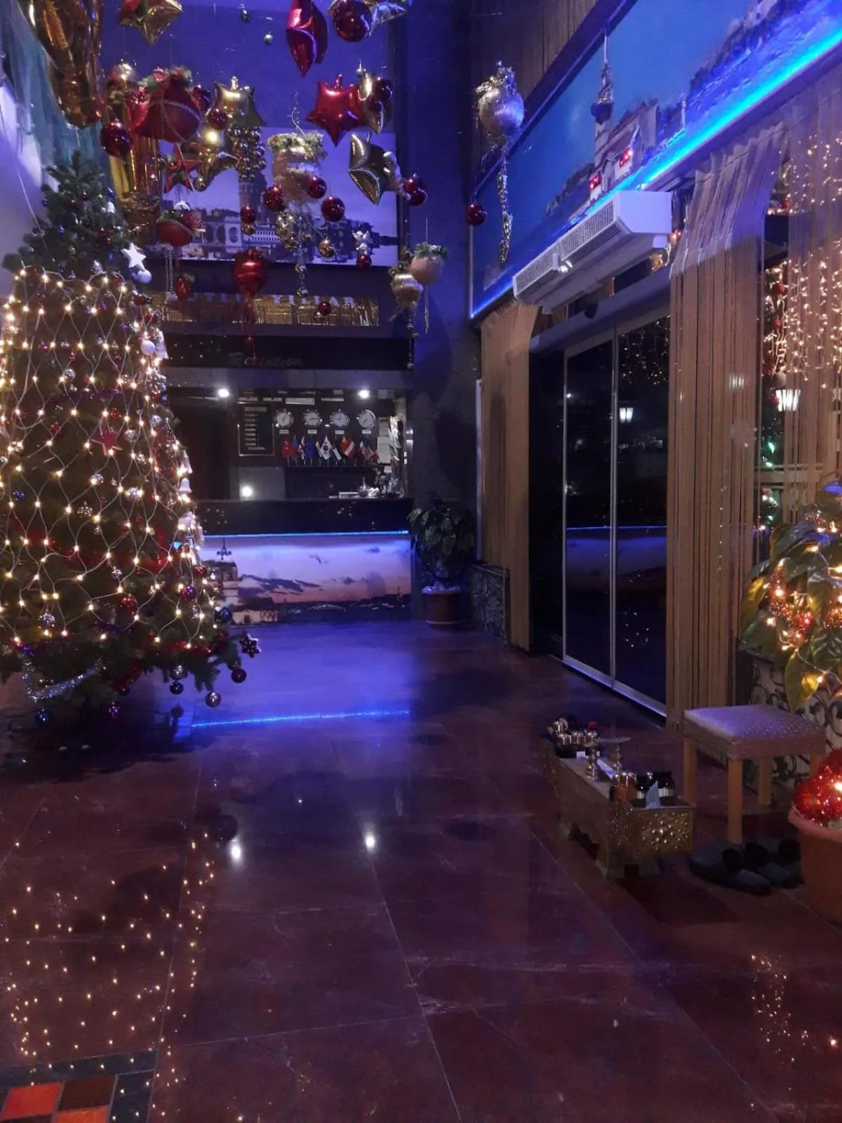 Lobby or reception in Hermanos Hotel