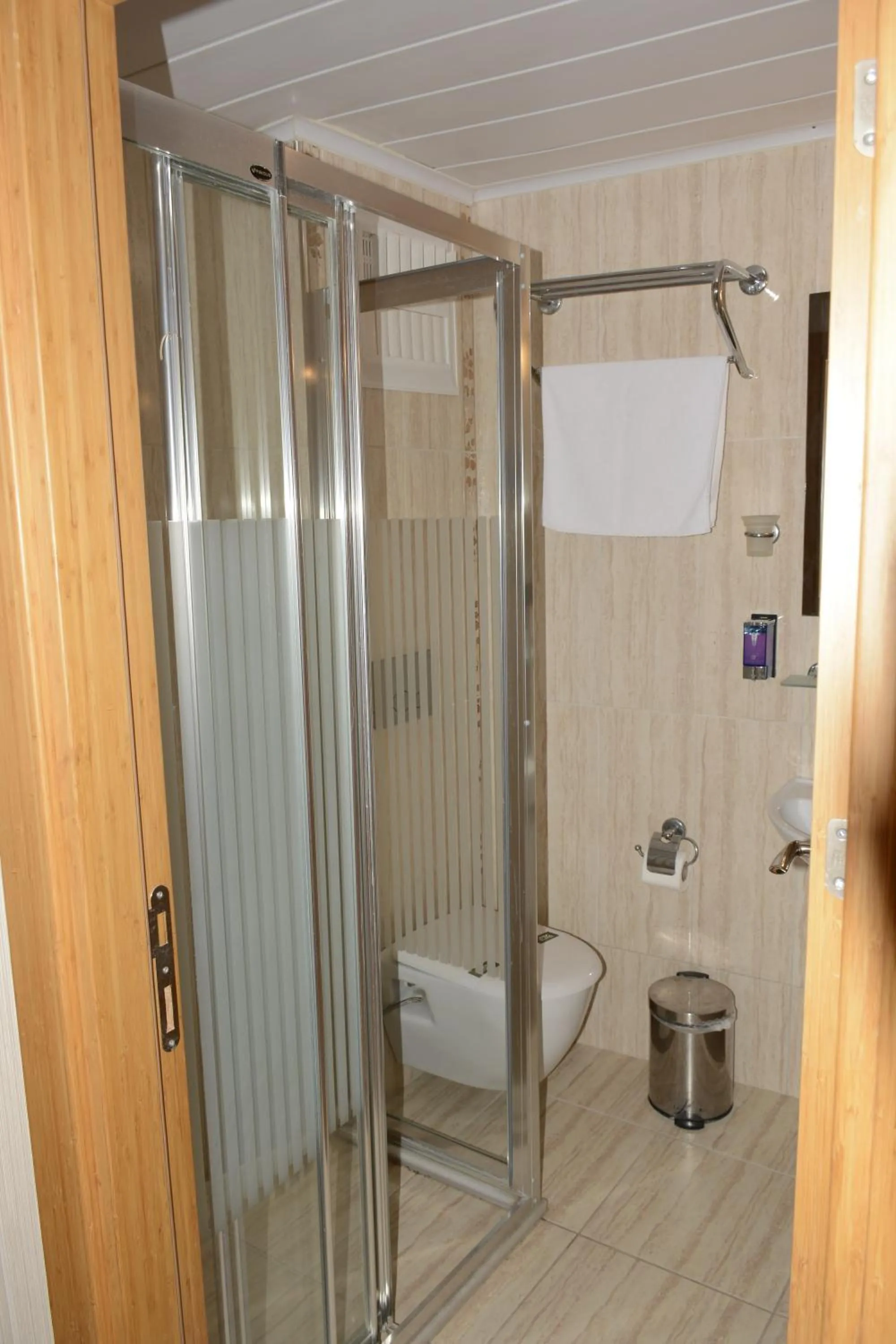 Property building in Hermanos Hotel