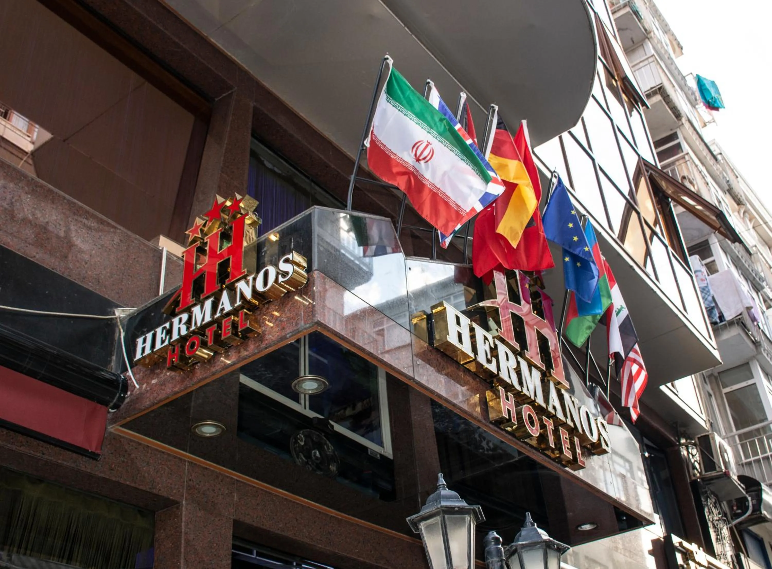 Property building in Hermanos Hotel