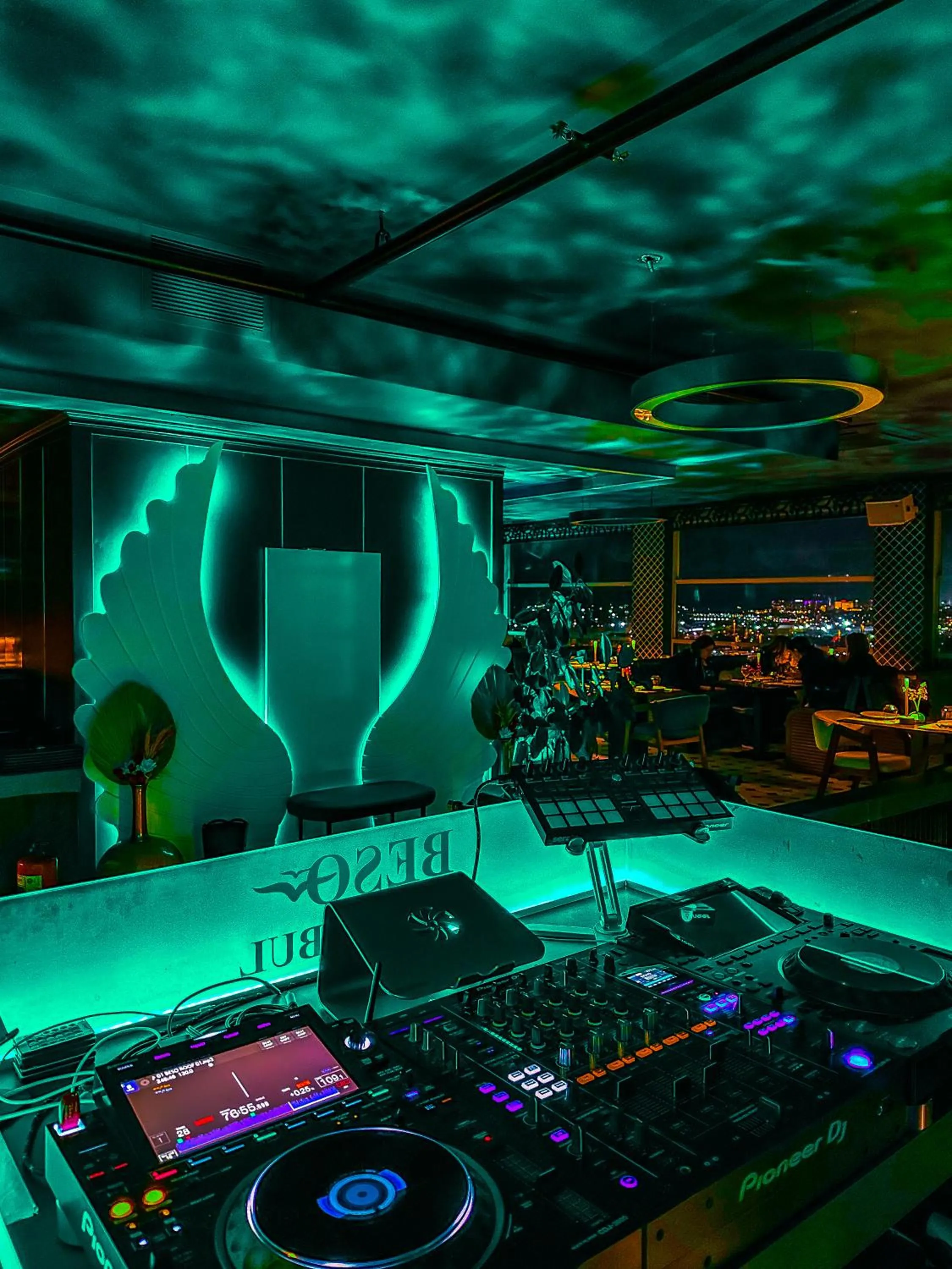 Nightclub / DJ in Darkhill Hotel