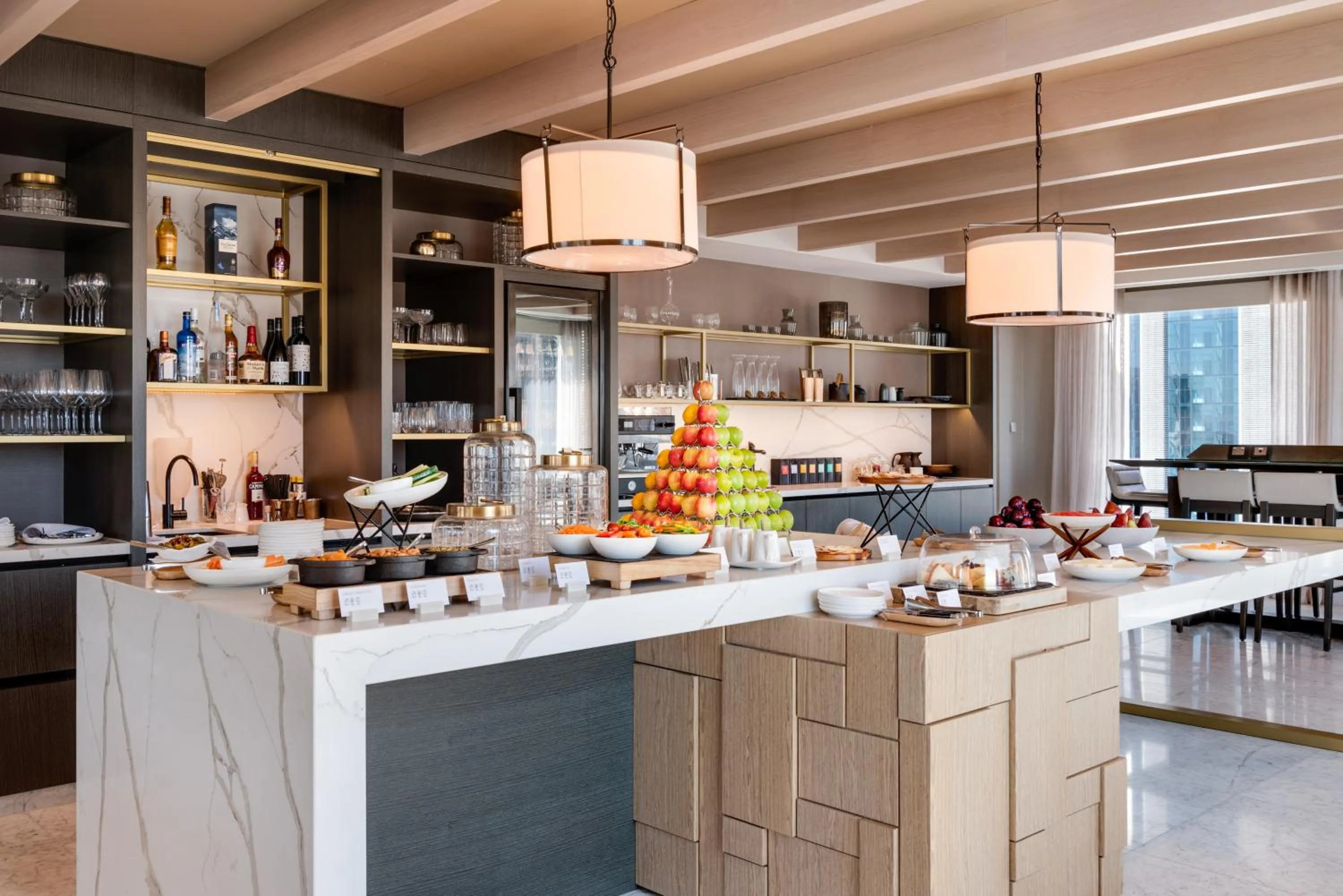 Lounge or bar in InterContinental Perth City Centre by IHG