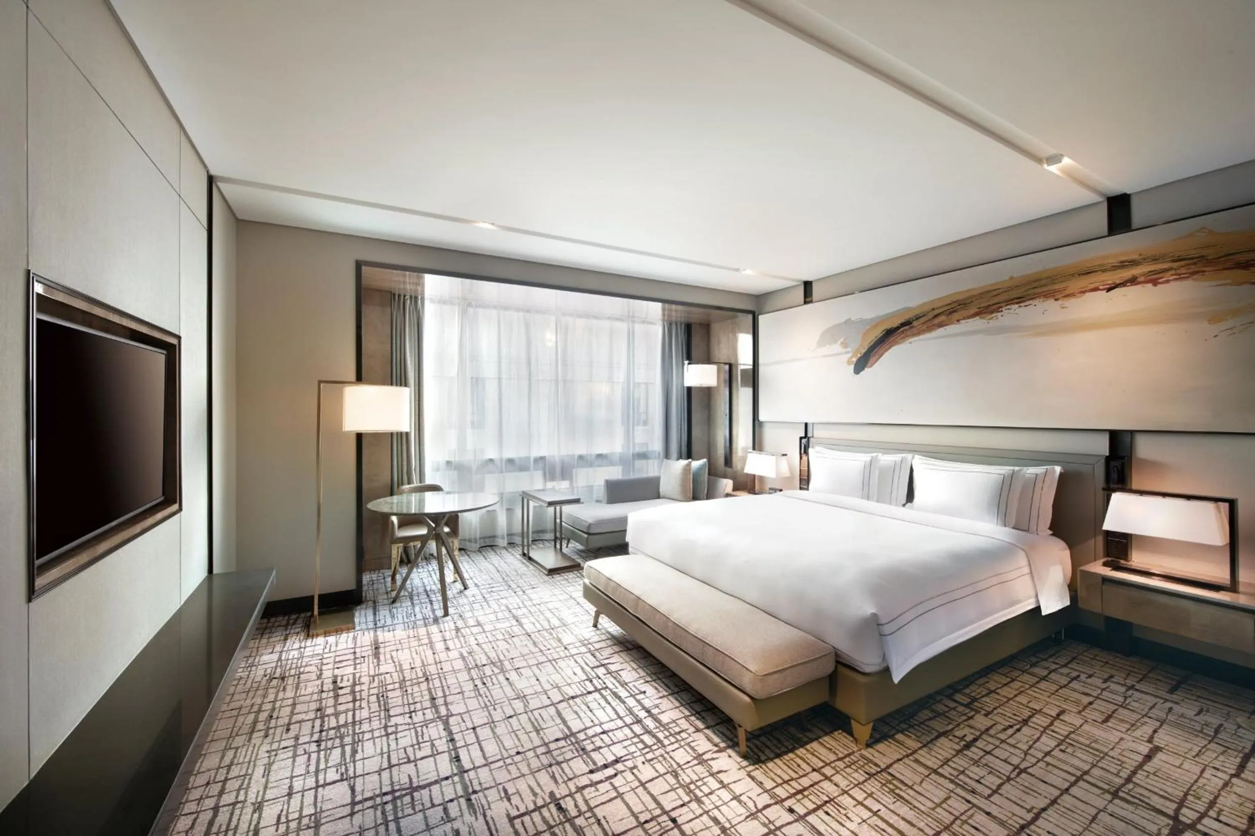 Photo of the whole room, Bed in Crowne Plaza Shanghai Pujiang by IHG