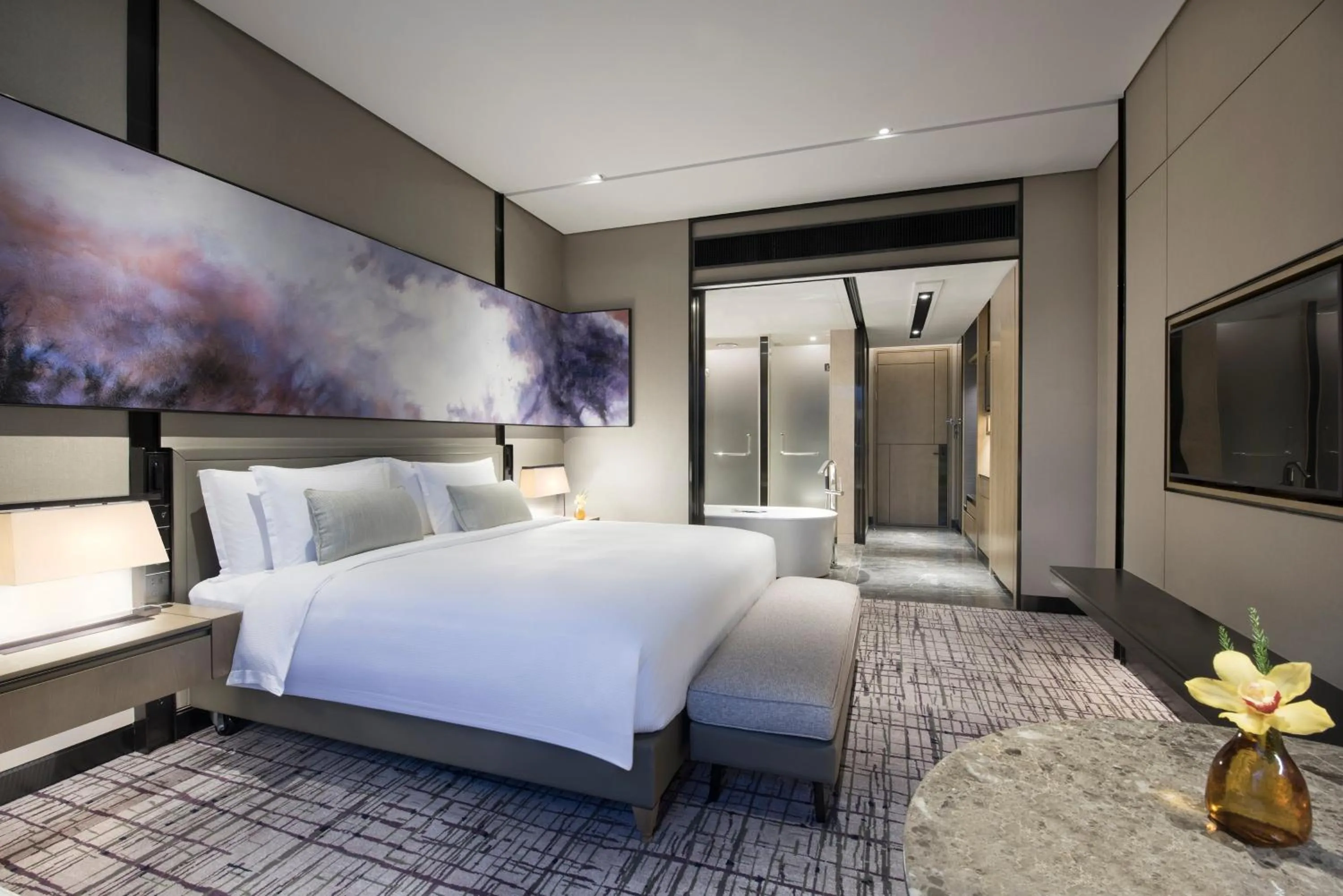 Photo of the whole room, Bed in Crowne Plaza Shanghai Pujiang by IHG