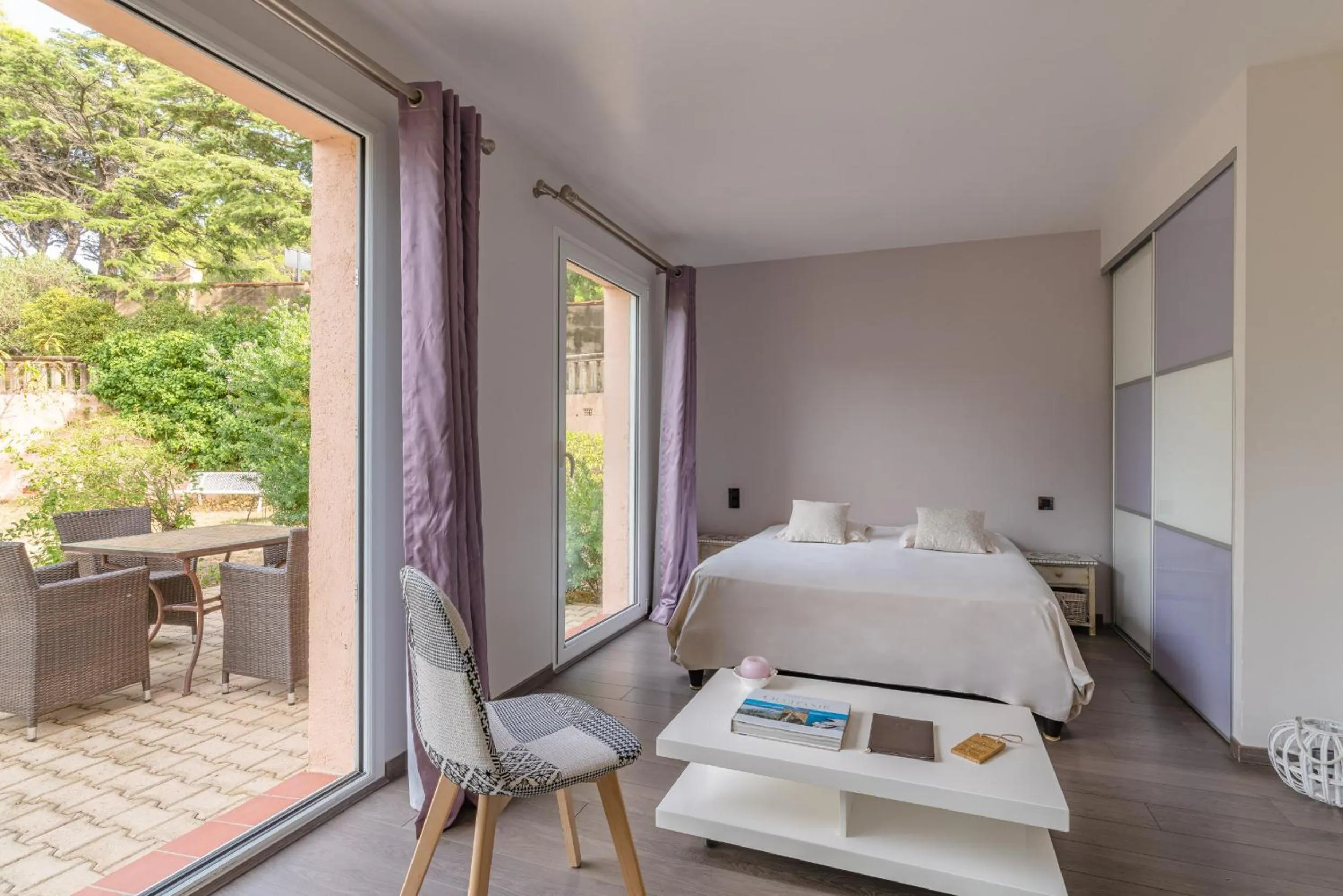 Photo of the whole room, Bed in Les Jardins du Cèdre, Boutique hôtel & gastronomie