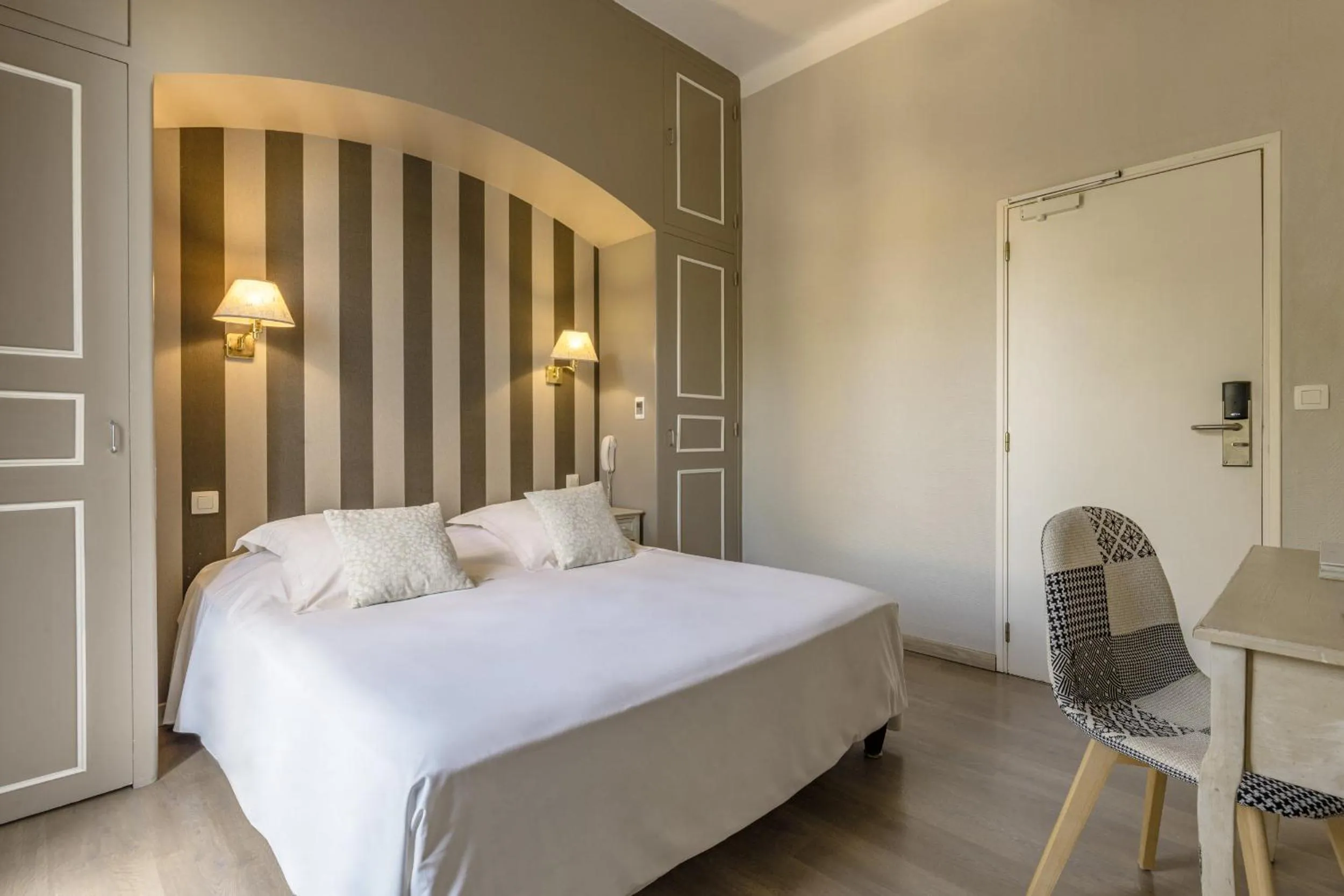 Bed in Les Jardins du Cèdre, Boutique hôtel & gastronomie