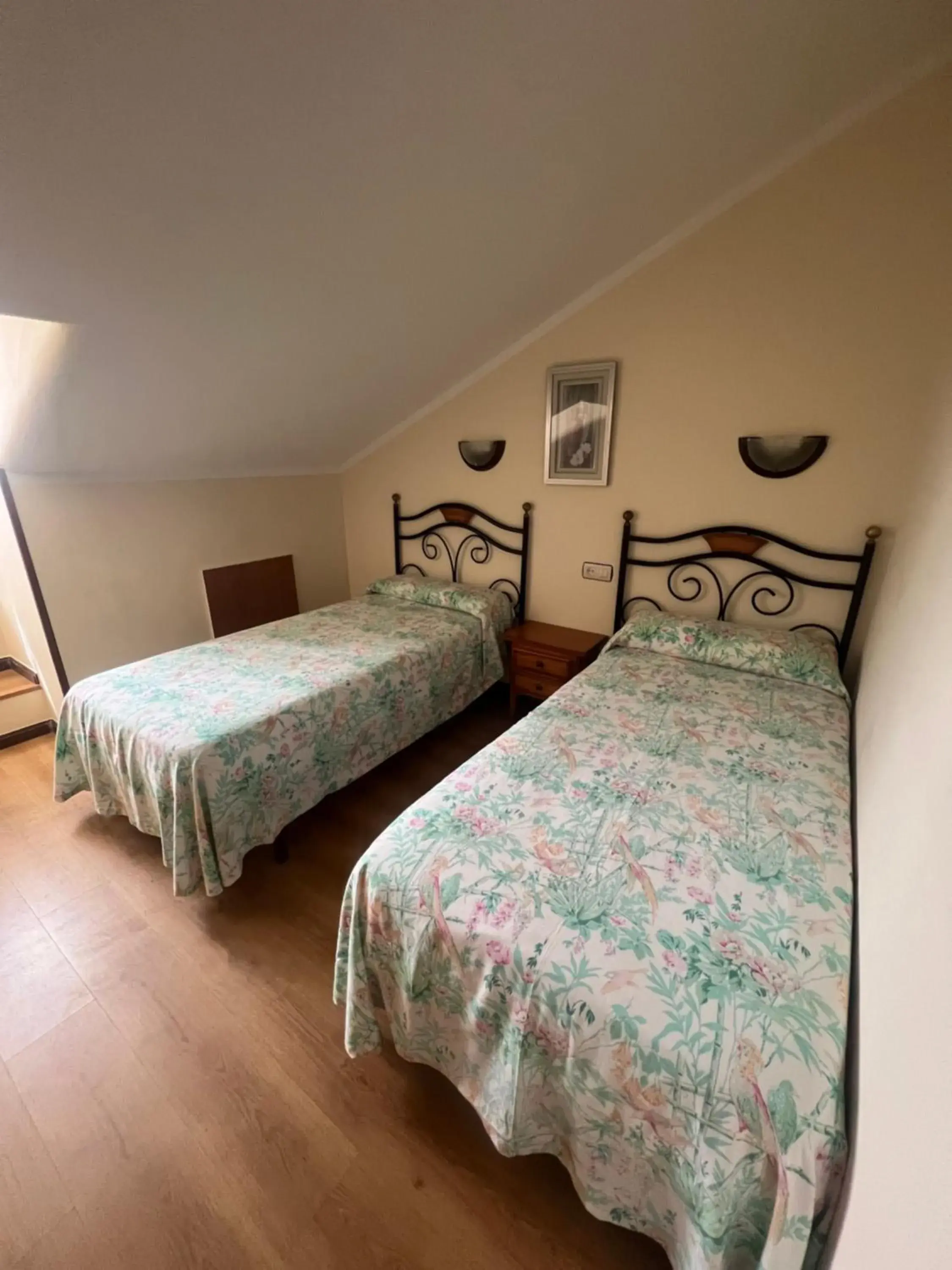 Twin Room in Hotel Gavitu Twin Room in Hotel Gavitu