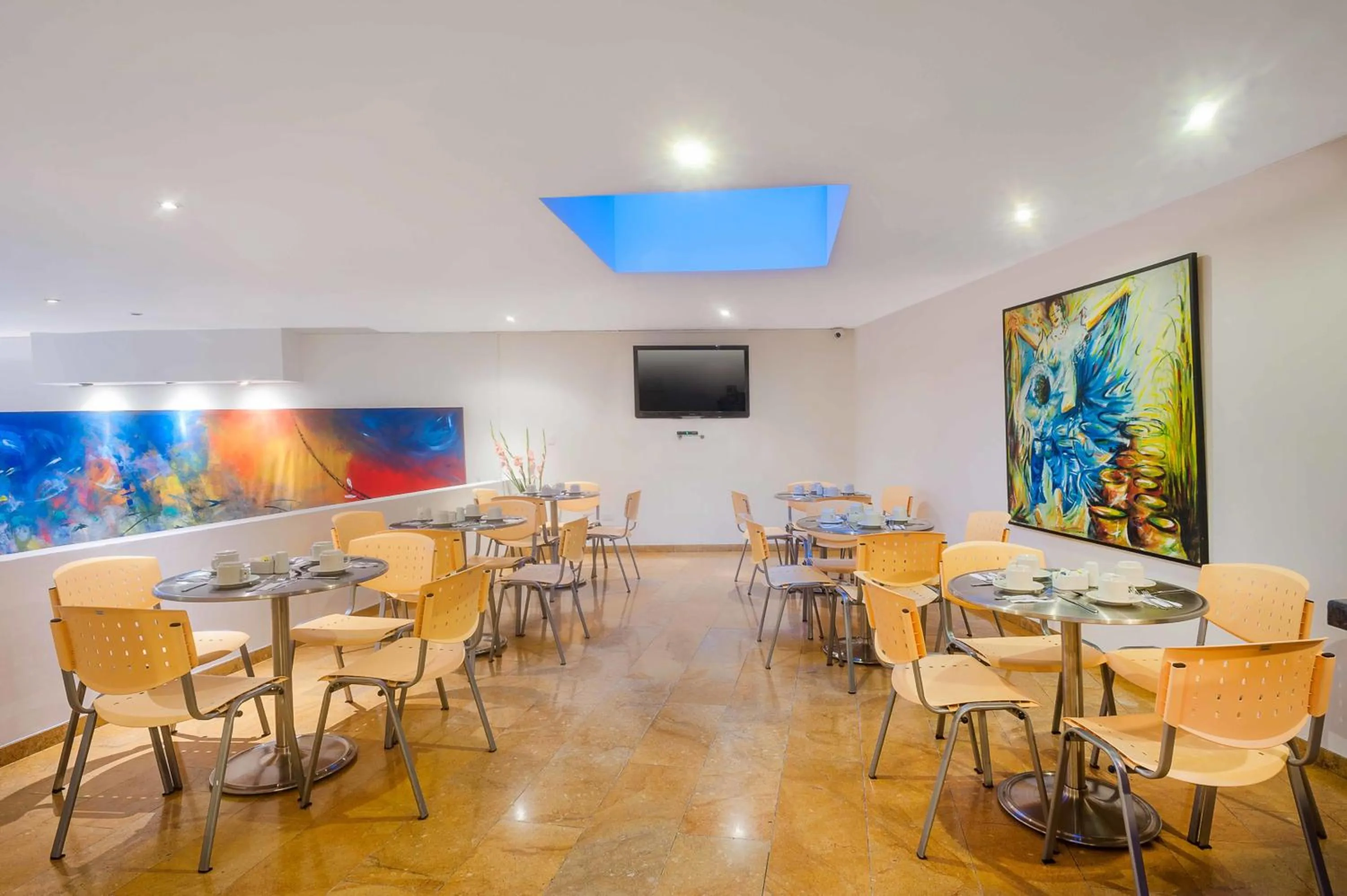 Restaurant/places to eat in Hotel Oceanía Bogotá Museo