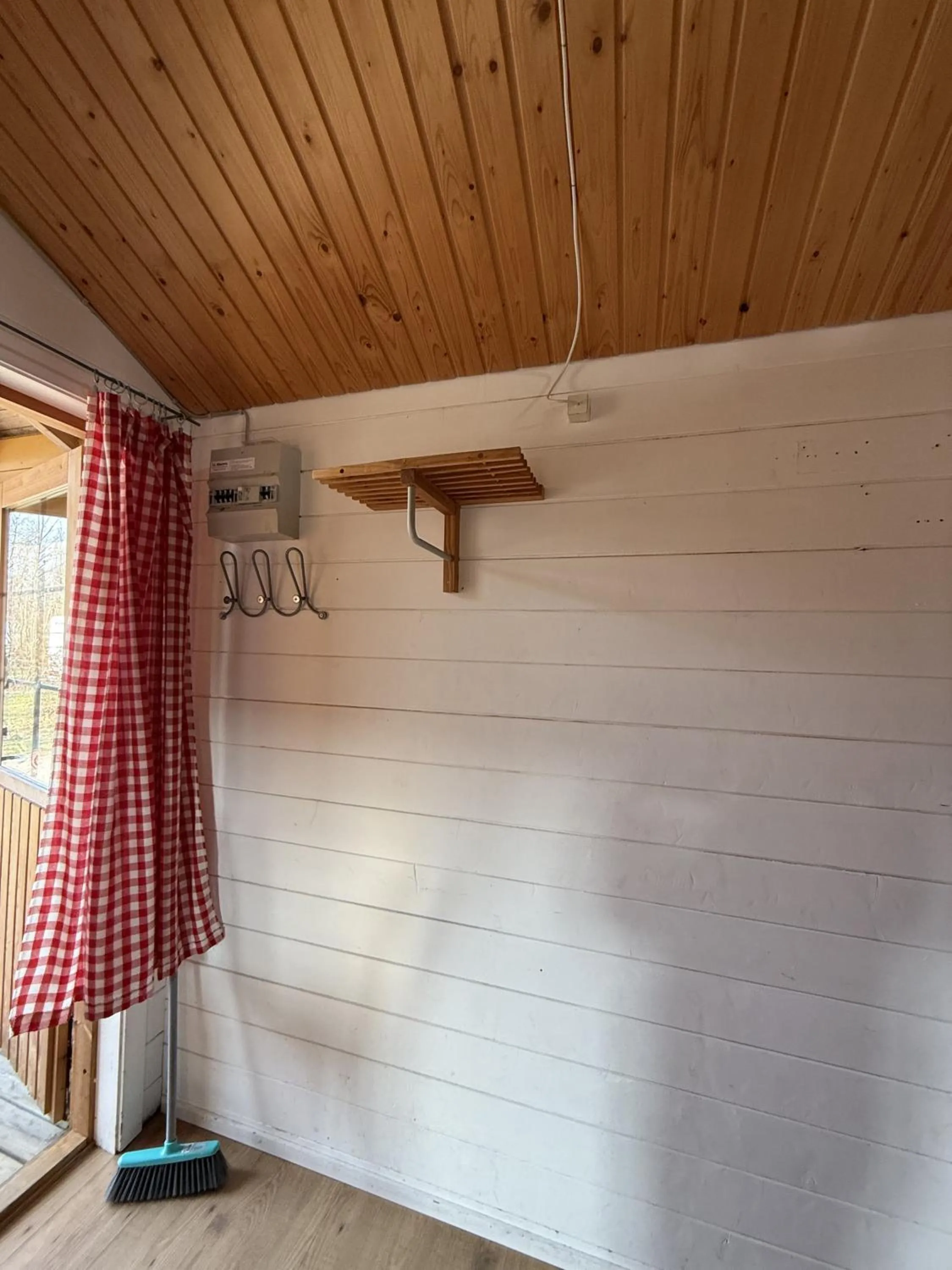 wardrobe in Frederiksværk Camping & Hostel