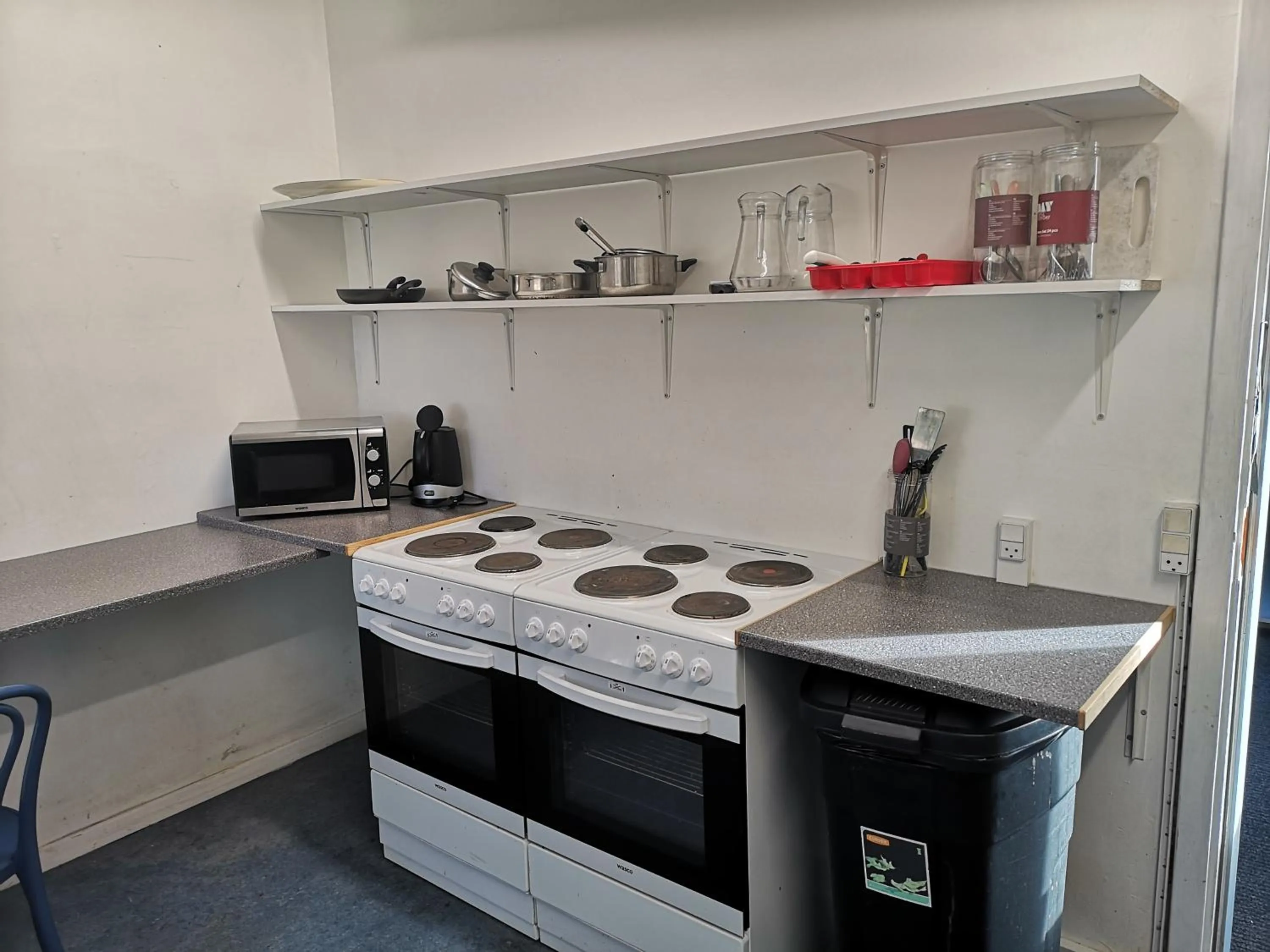 Kitchen or kitchenette in Frederiksværk Camping & Hostel