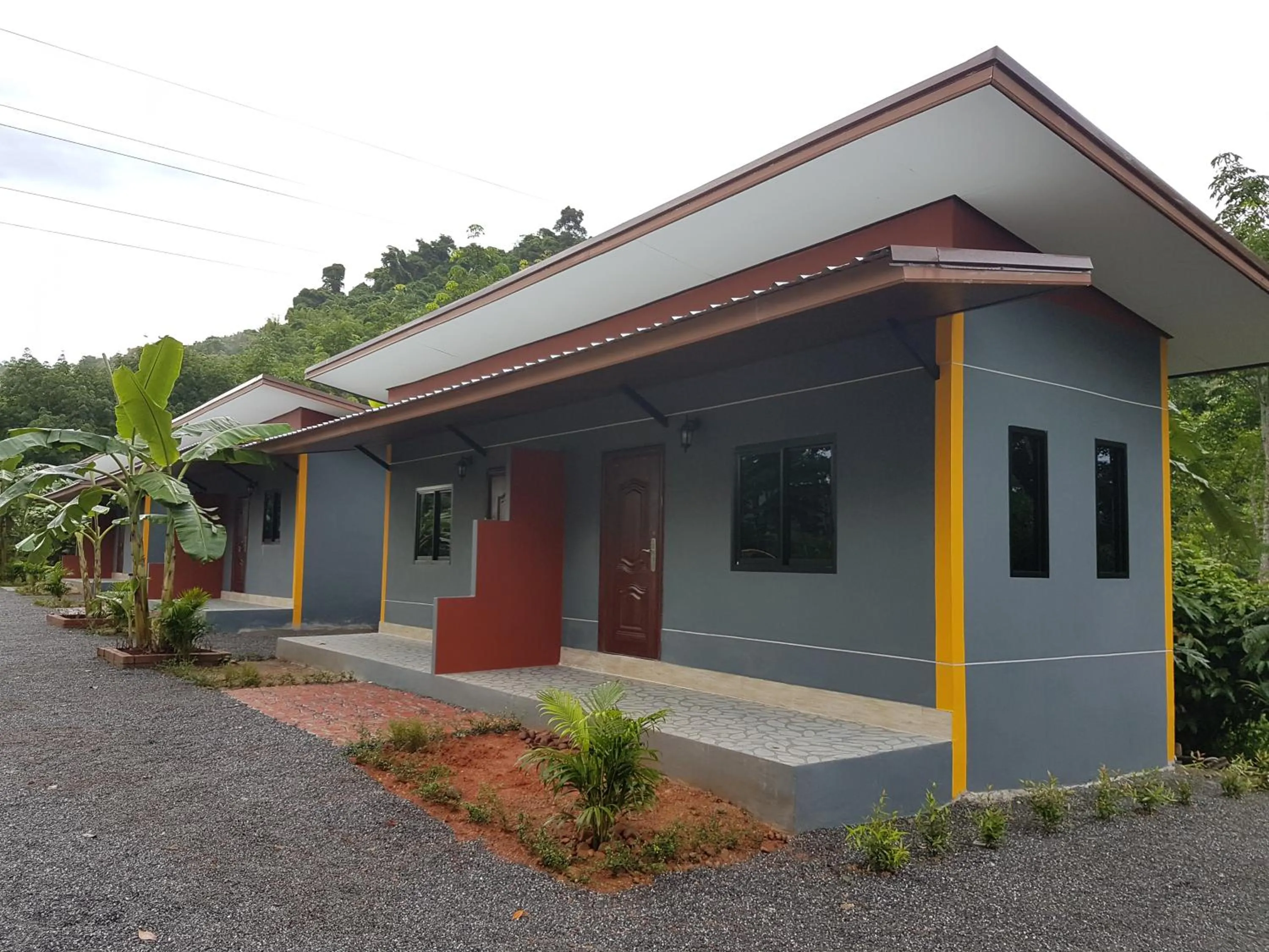 Facade/entrance in Rai Eingpu