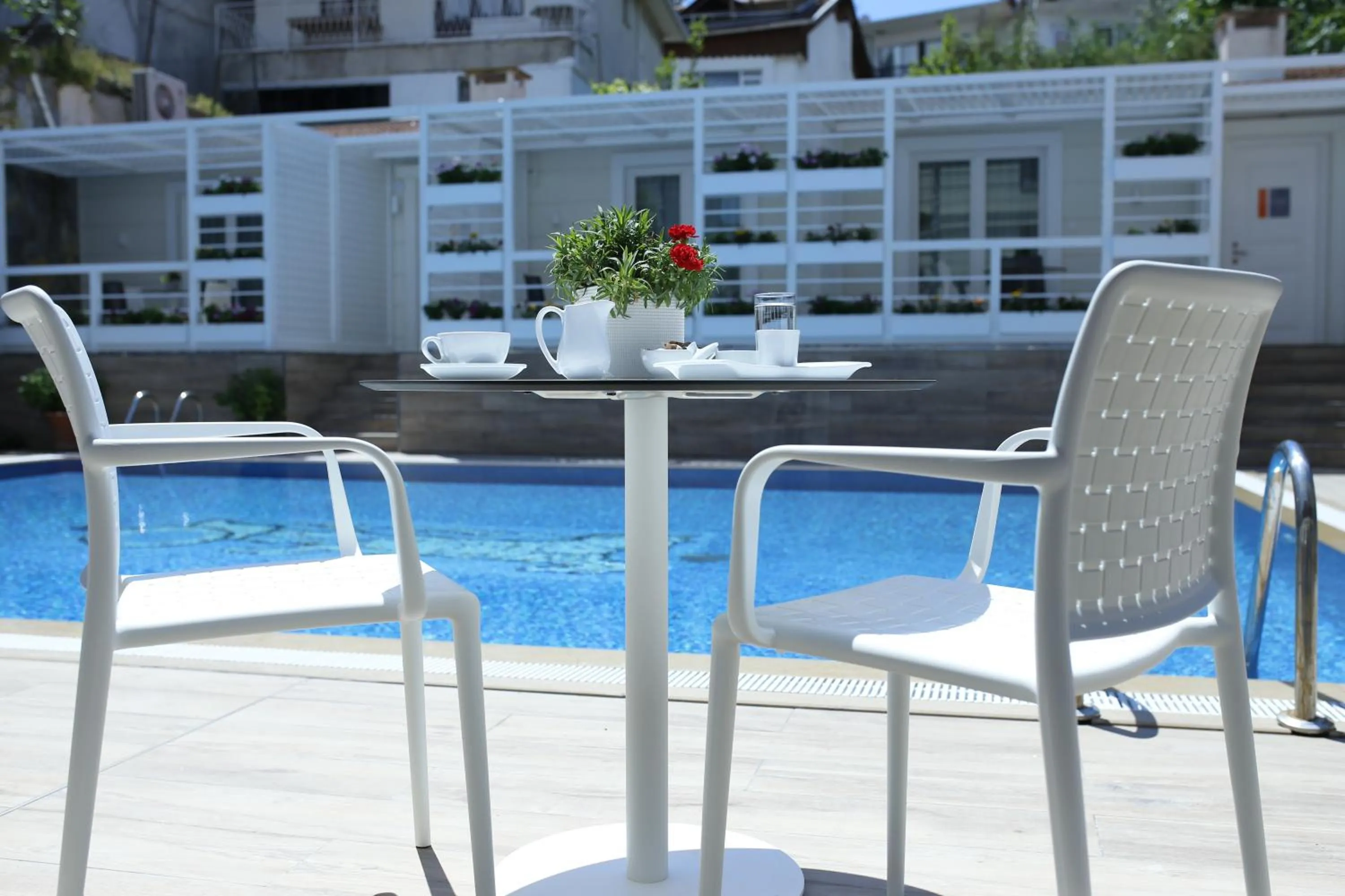 Swimming pool in Ascot Hotel Büyükada