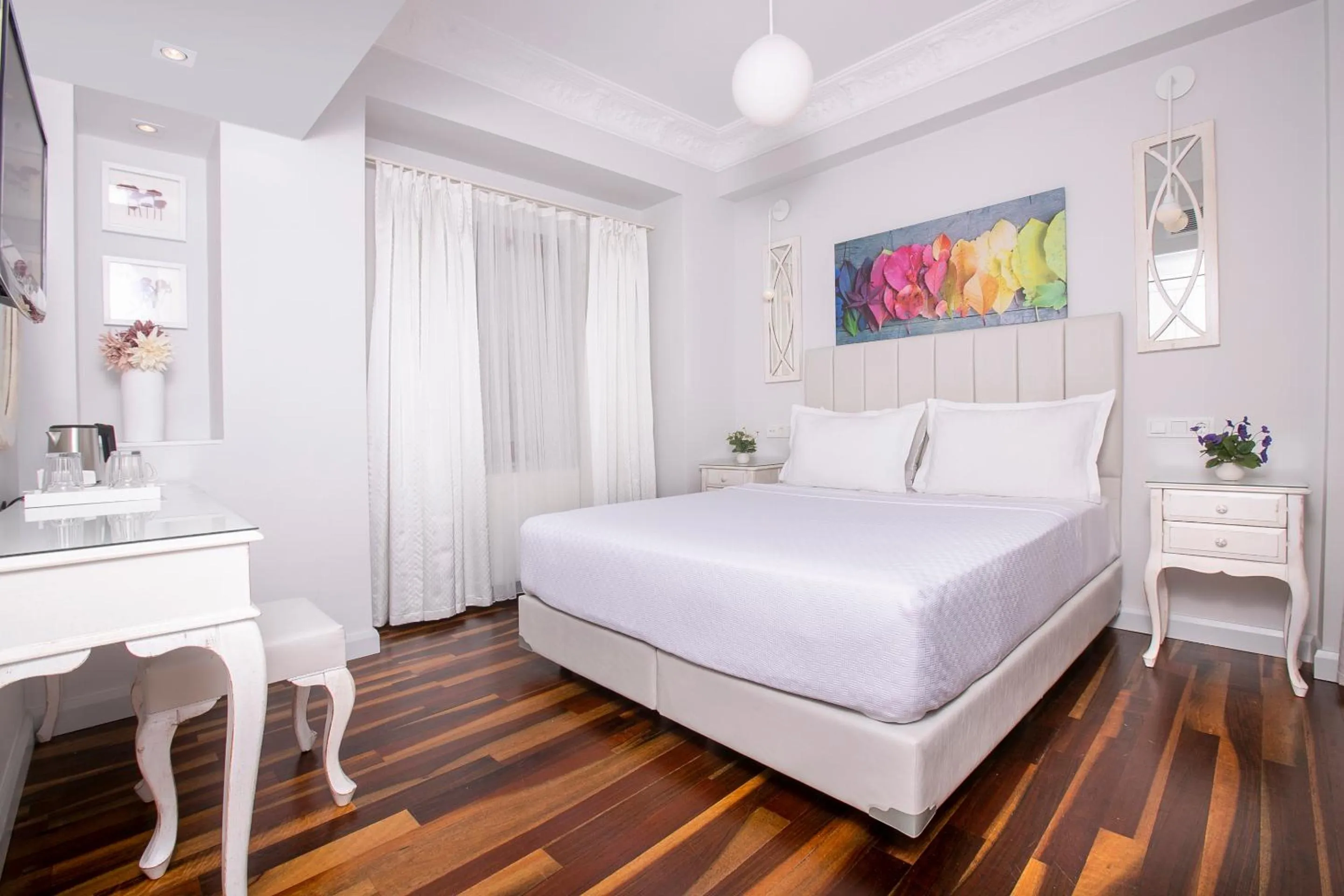 Bedroom, Bed in Ascot Hotel Büyükada