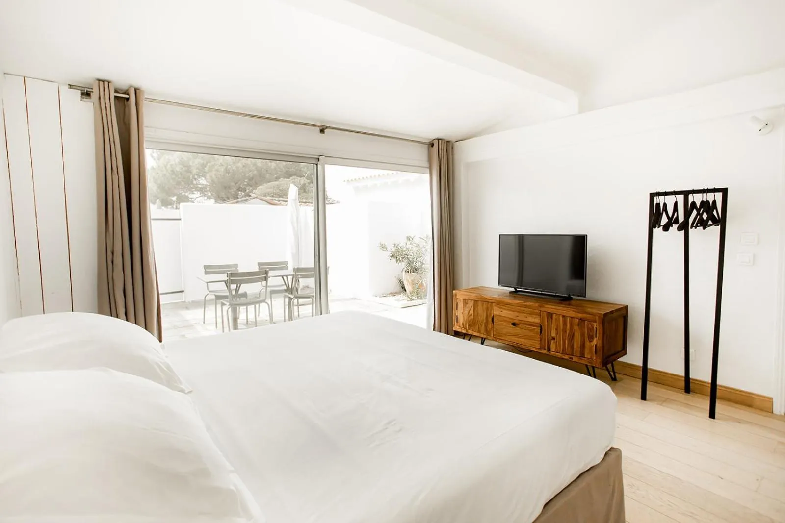 Bedroom, Bed in Mas de la Fouque - Hôtel & Spa