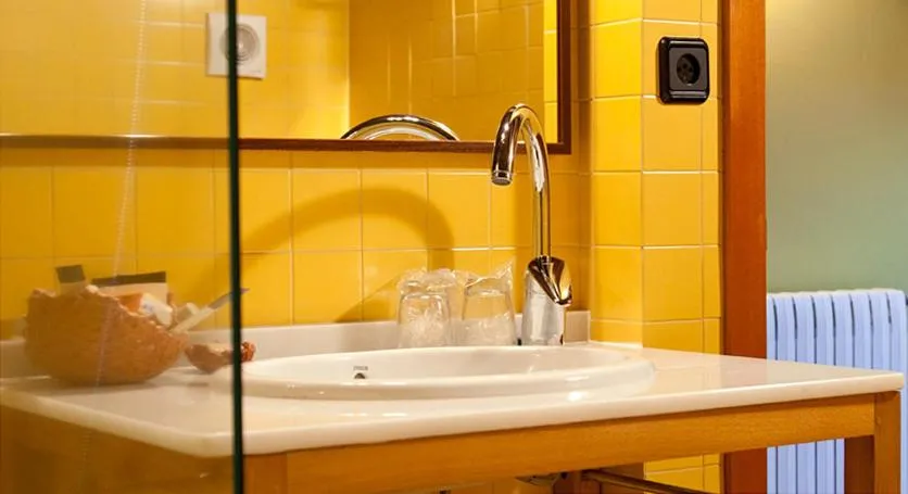 Double or Twin Room - single occupancy in Hotel Torre De Villademoros