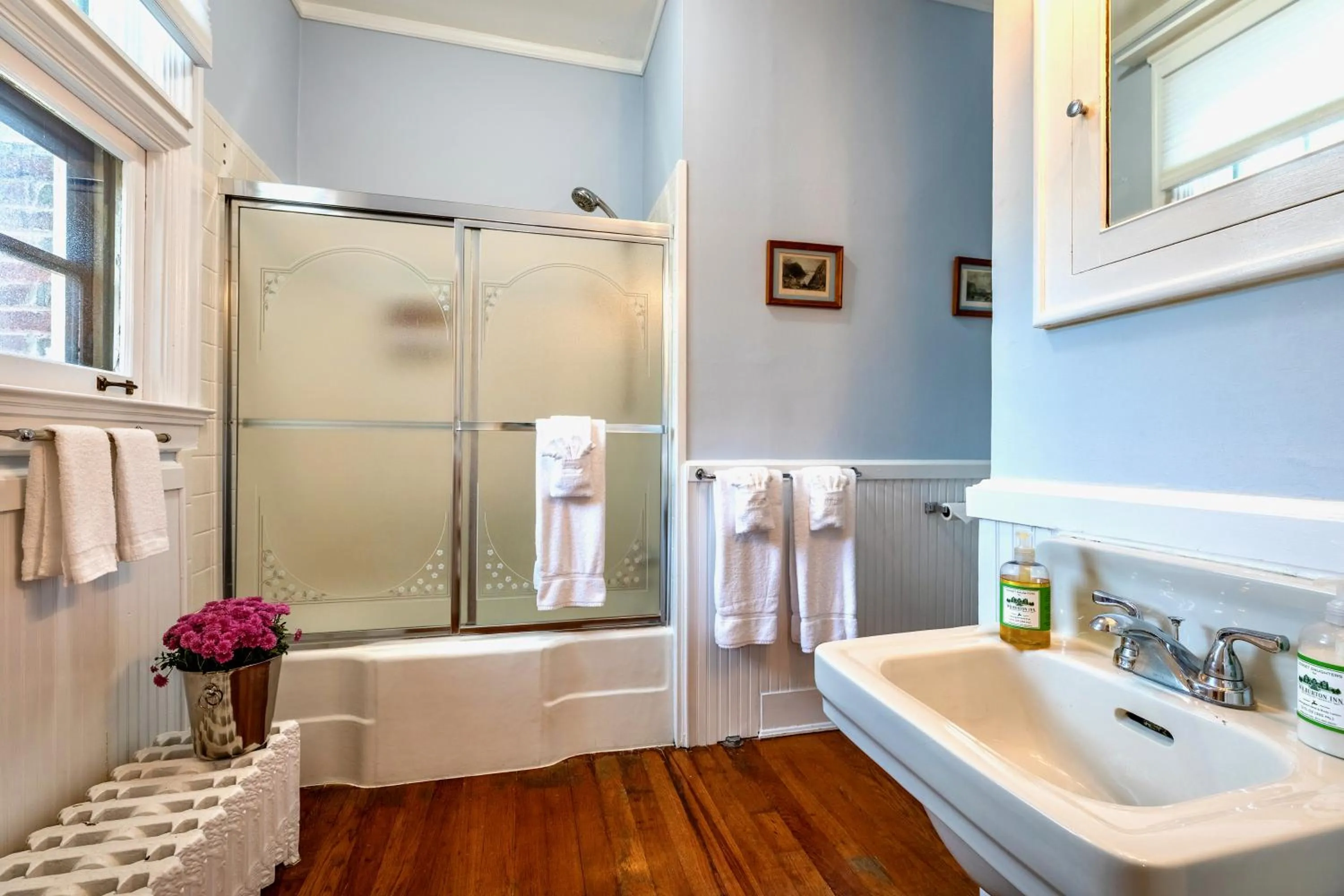 Bathroom in Wilburton Inn