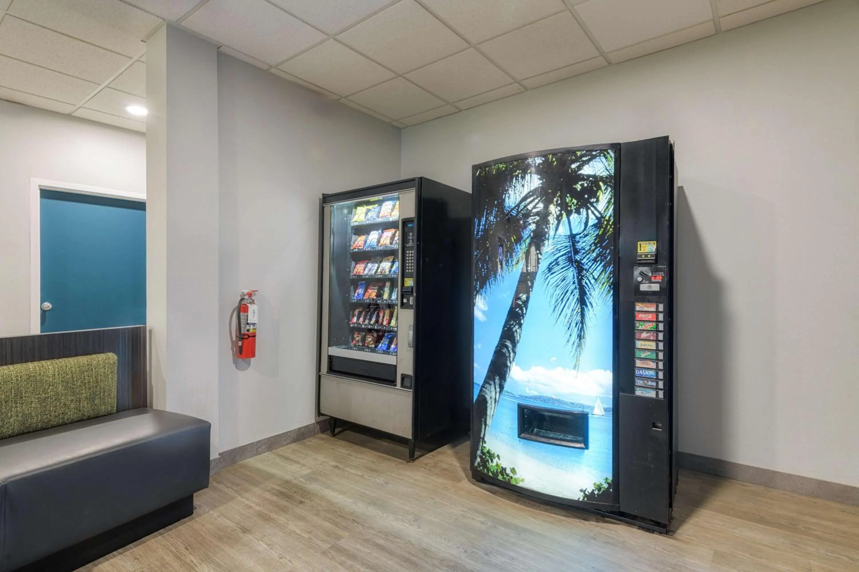 Property building in Motel 6-Spring Hill, FL - Weeki Wachee