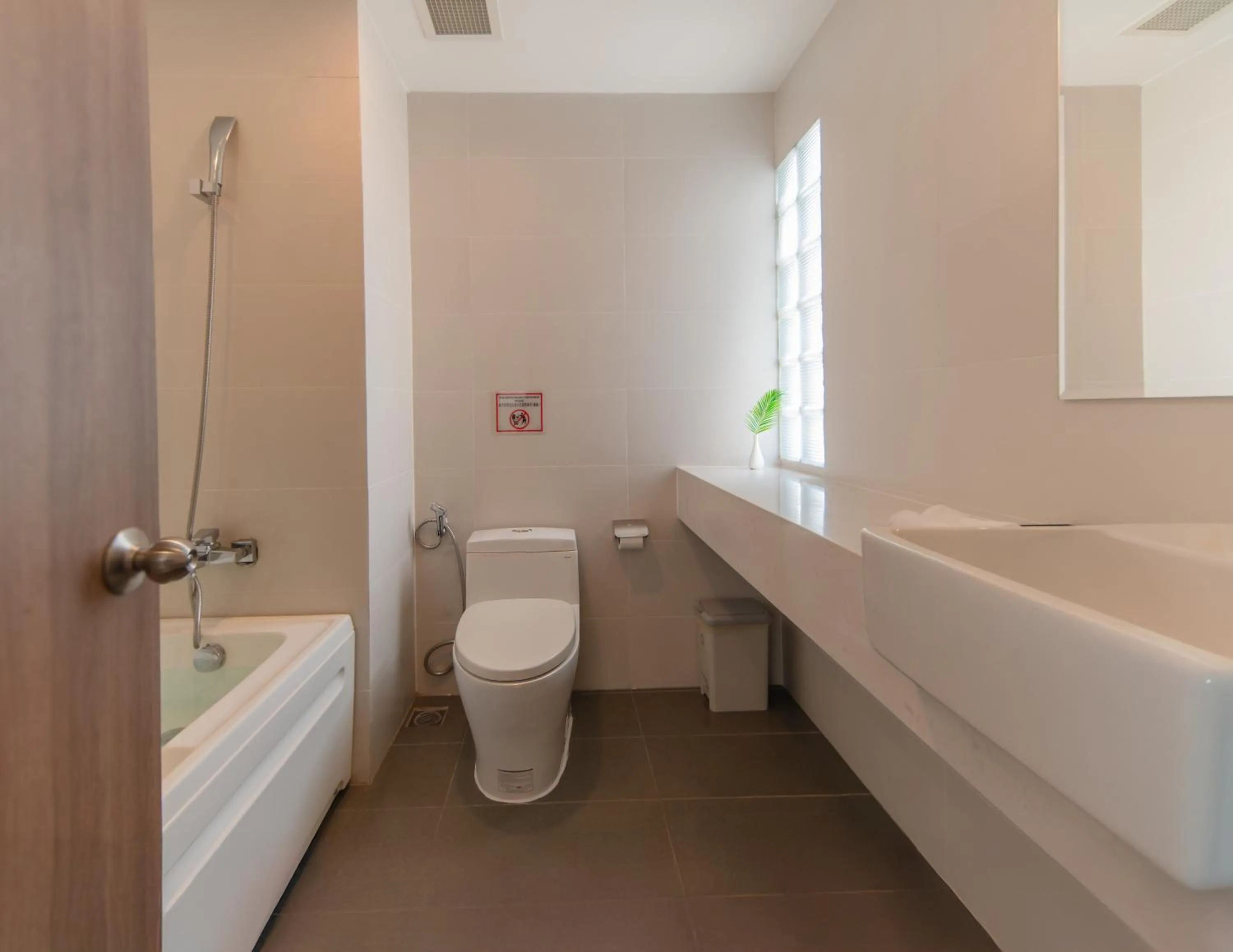 Toilet in Gosia Hotel